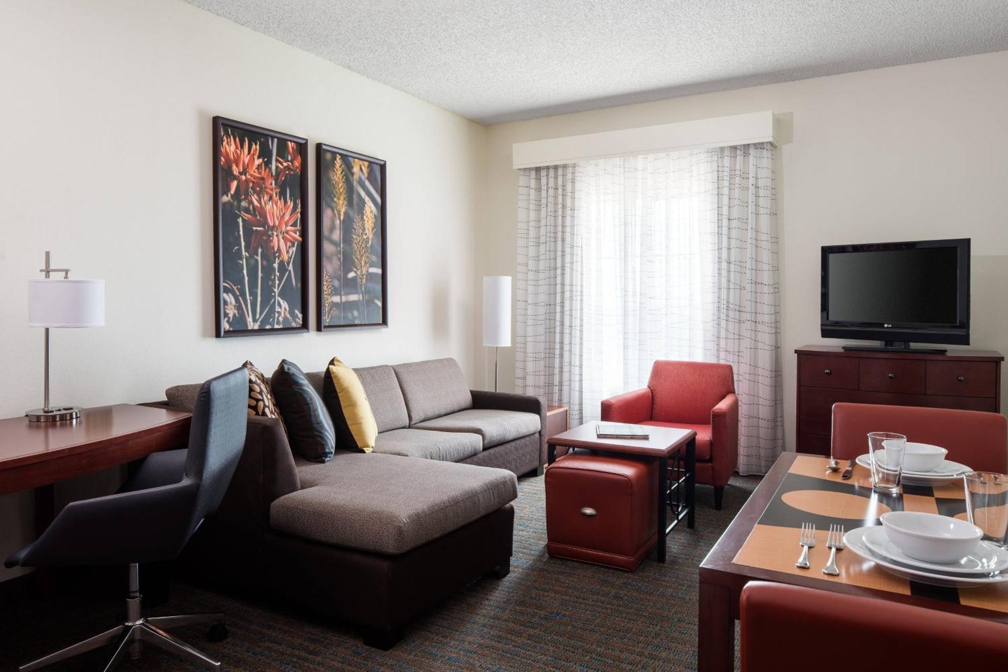 Hotel Desert View At Mayo Clinic 3*