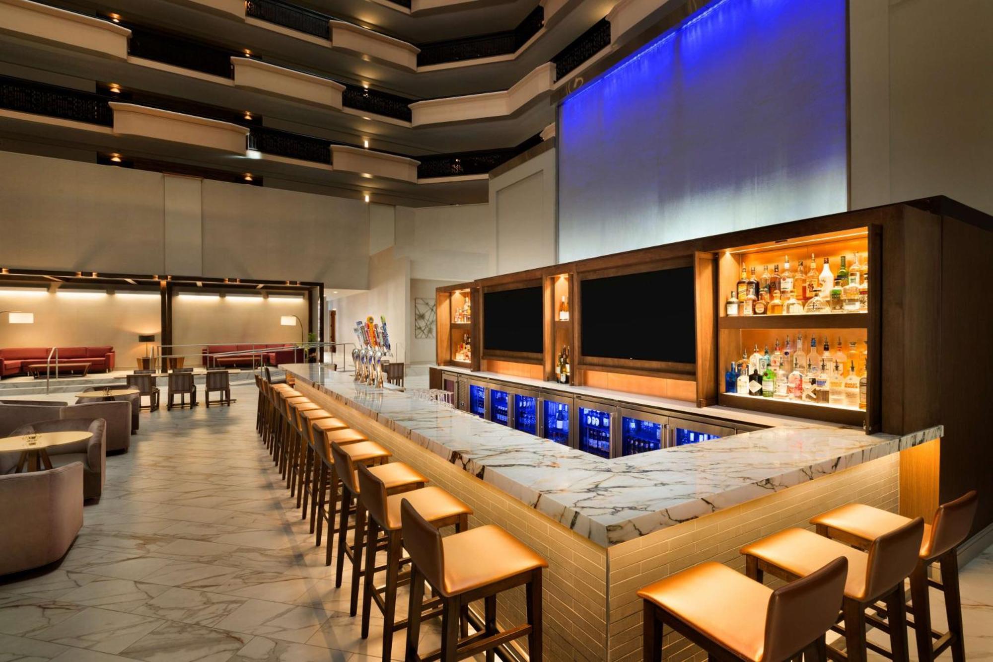 Hotel Embassy By Hilton Downtown North