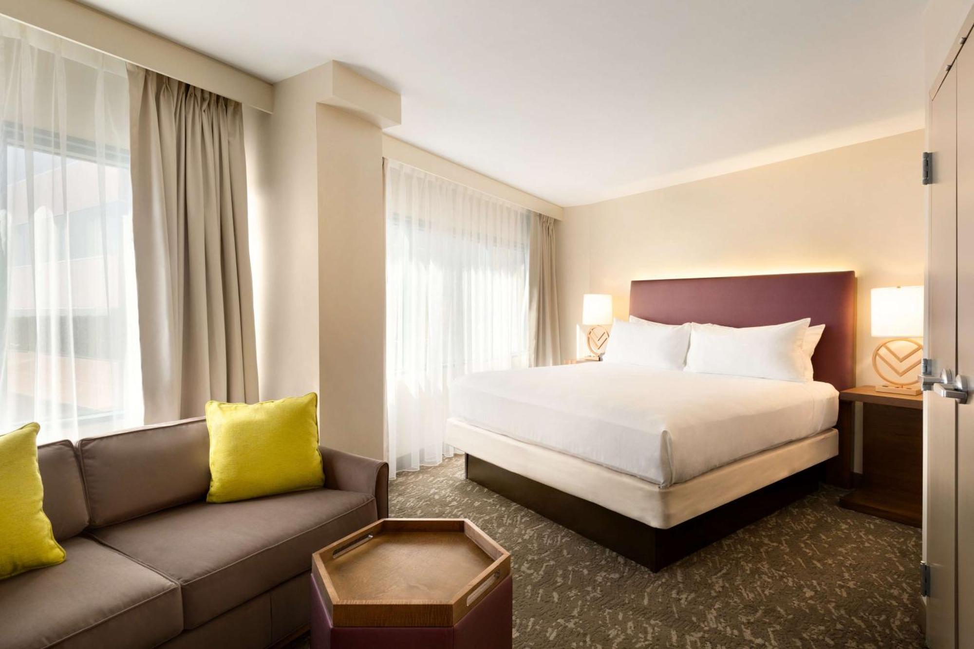 Embassy By Hilton Downtown North 3* Phoenix