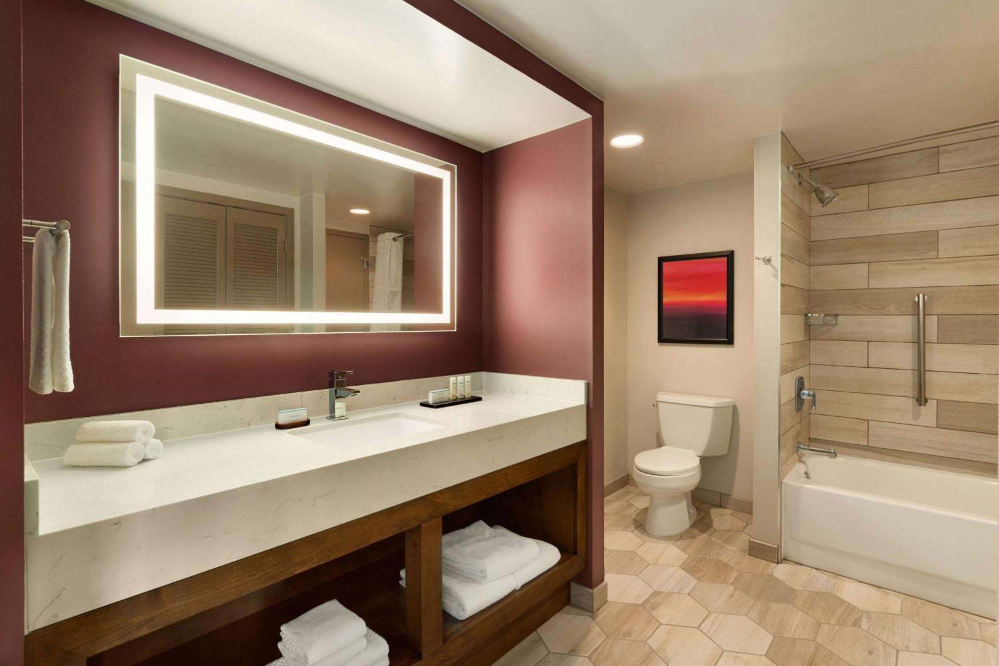 Embassy By Hilton Downtown North 3*