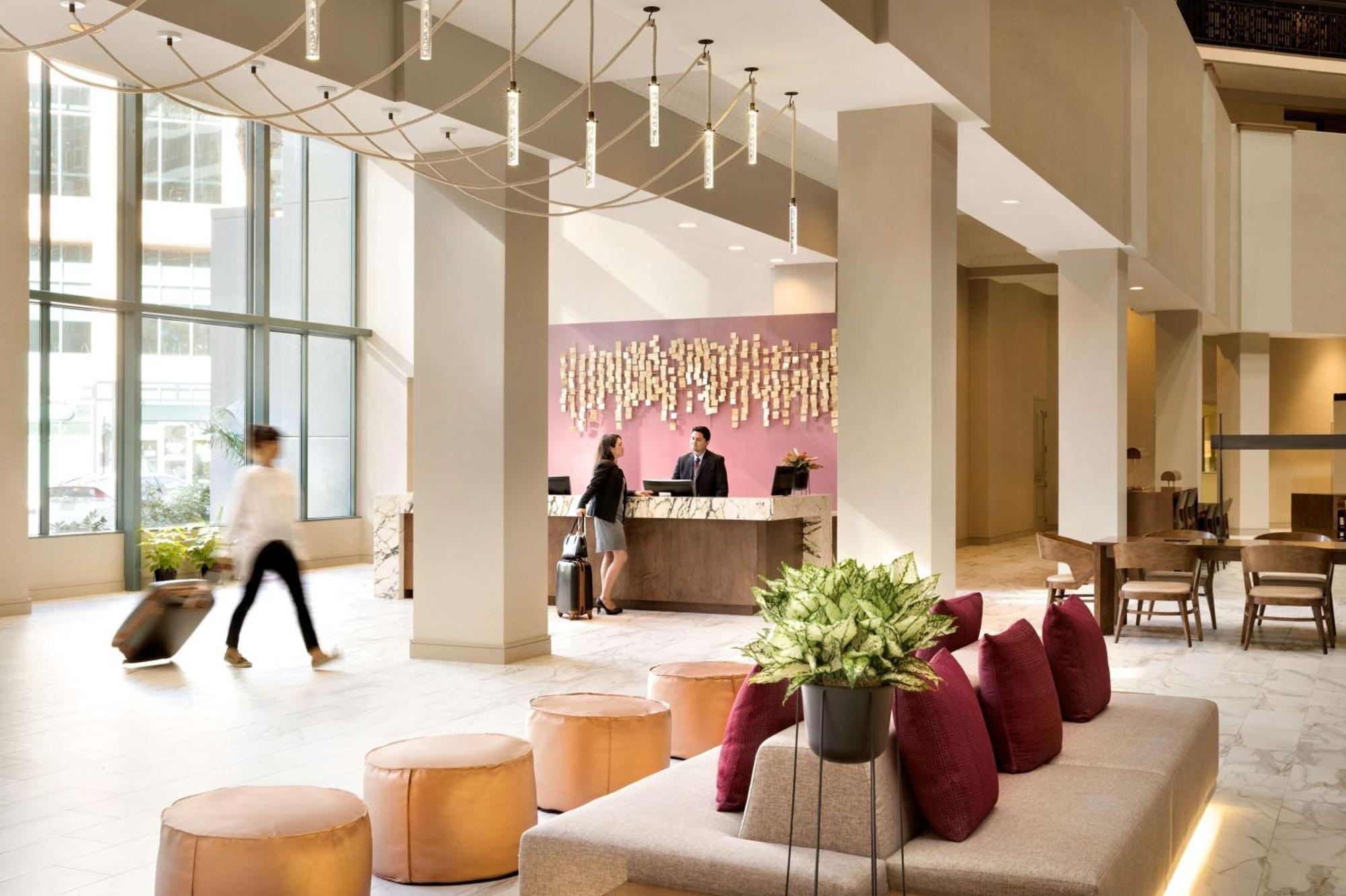 Hotel Embassy By Hilton Downtown North