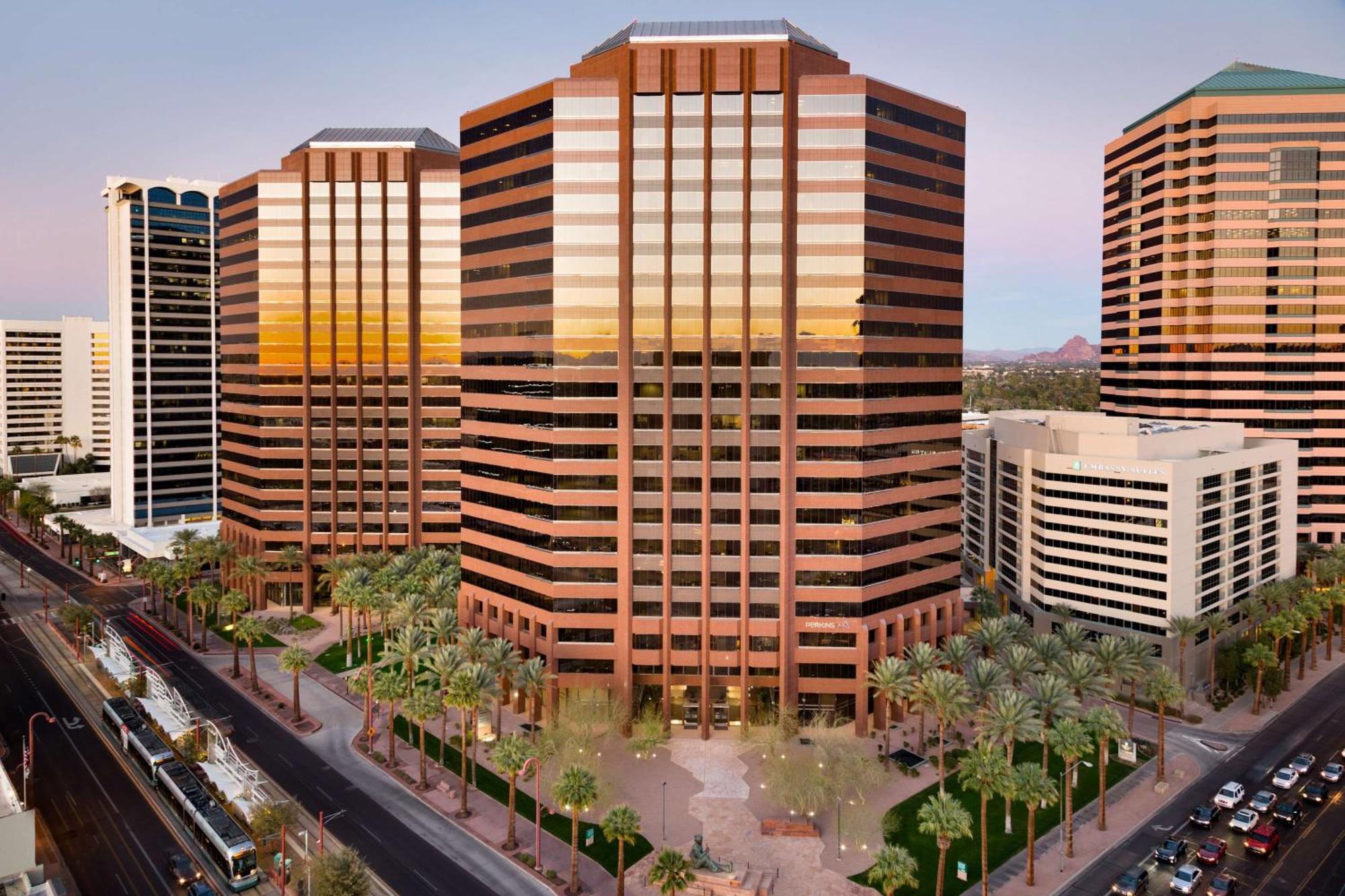 Embassy By Hilton Downtown North 3*
