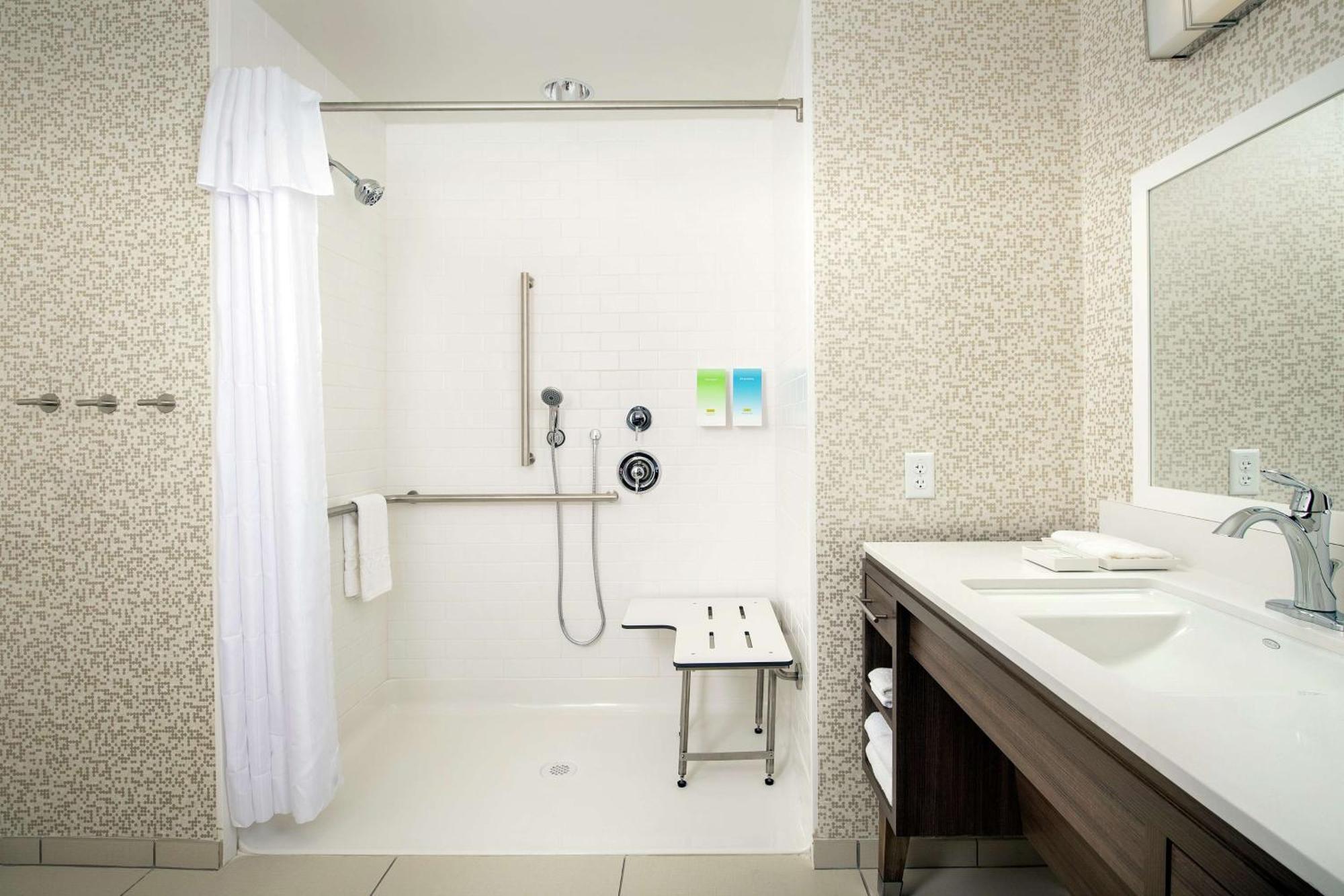 Home2 By Hilton Airport South Hotel