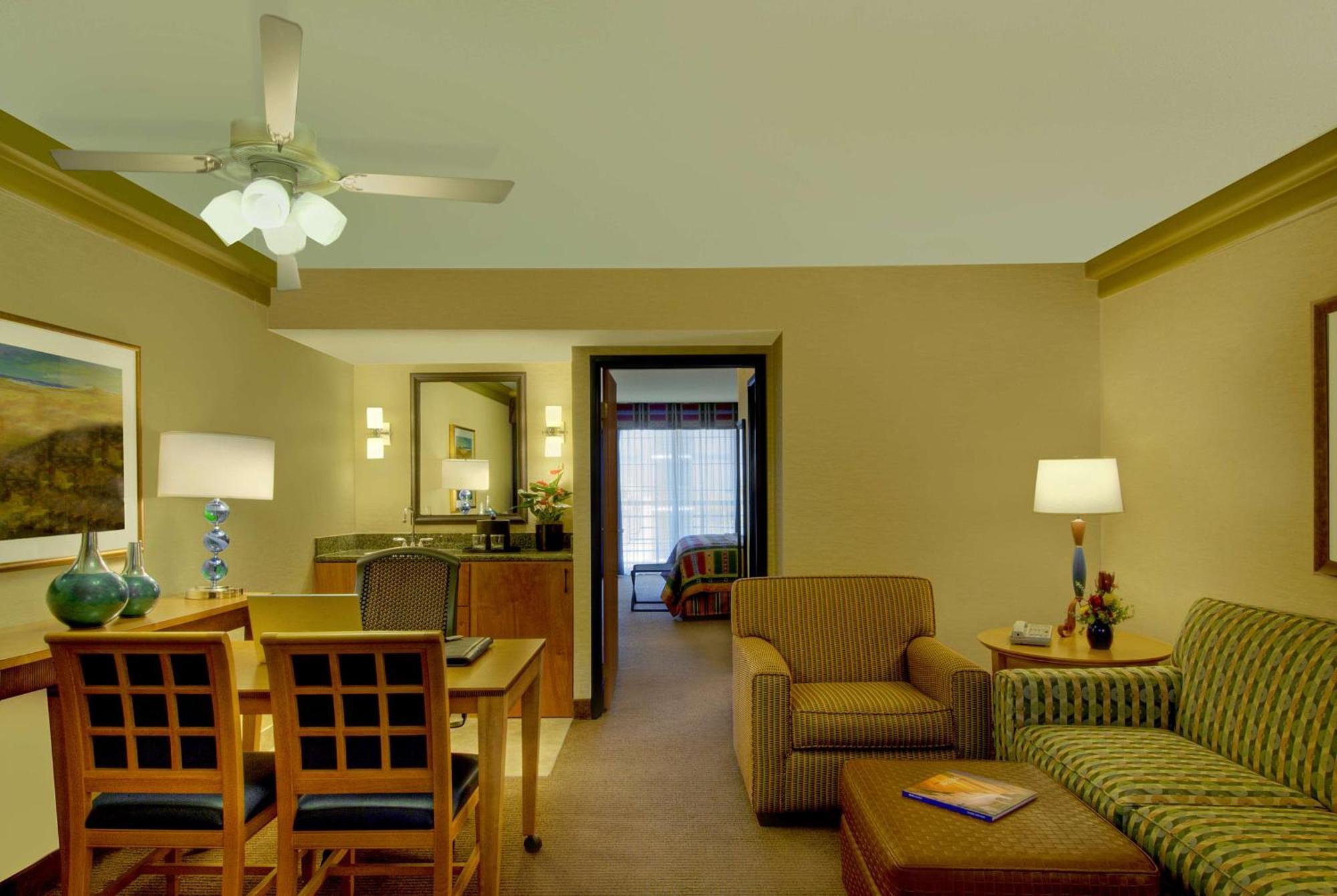 Hotel Embassy By Hilton Biltmore Phoenix