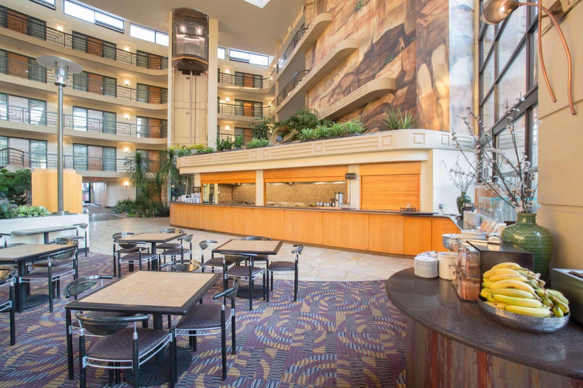 Embassy By Hilton Biltmore Hotel