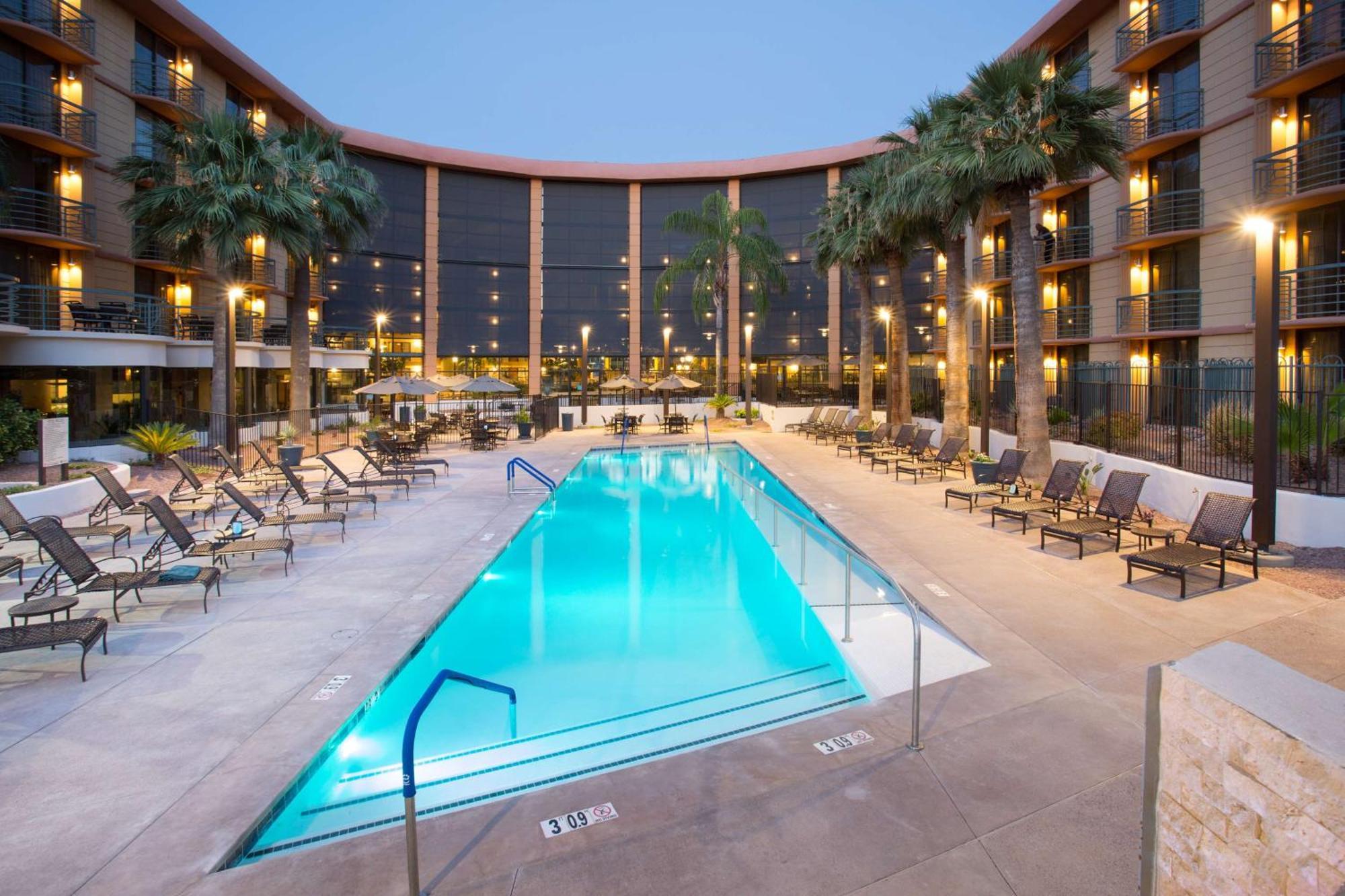 Hotel Embassy By Hilton Biltmore