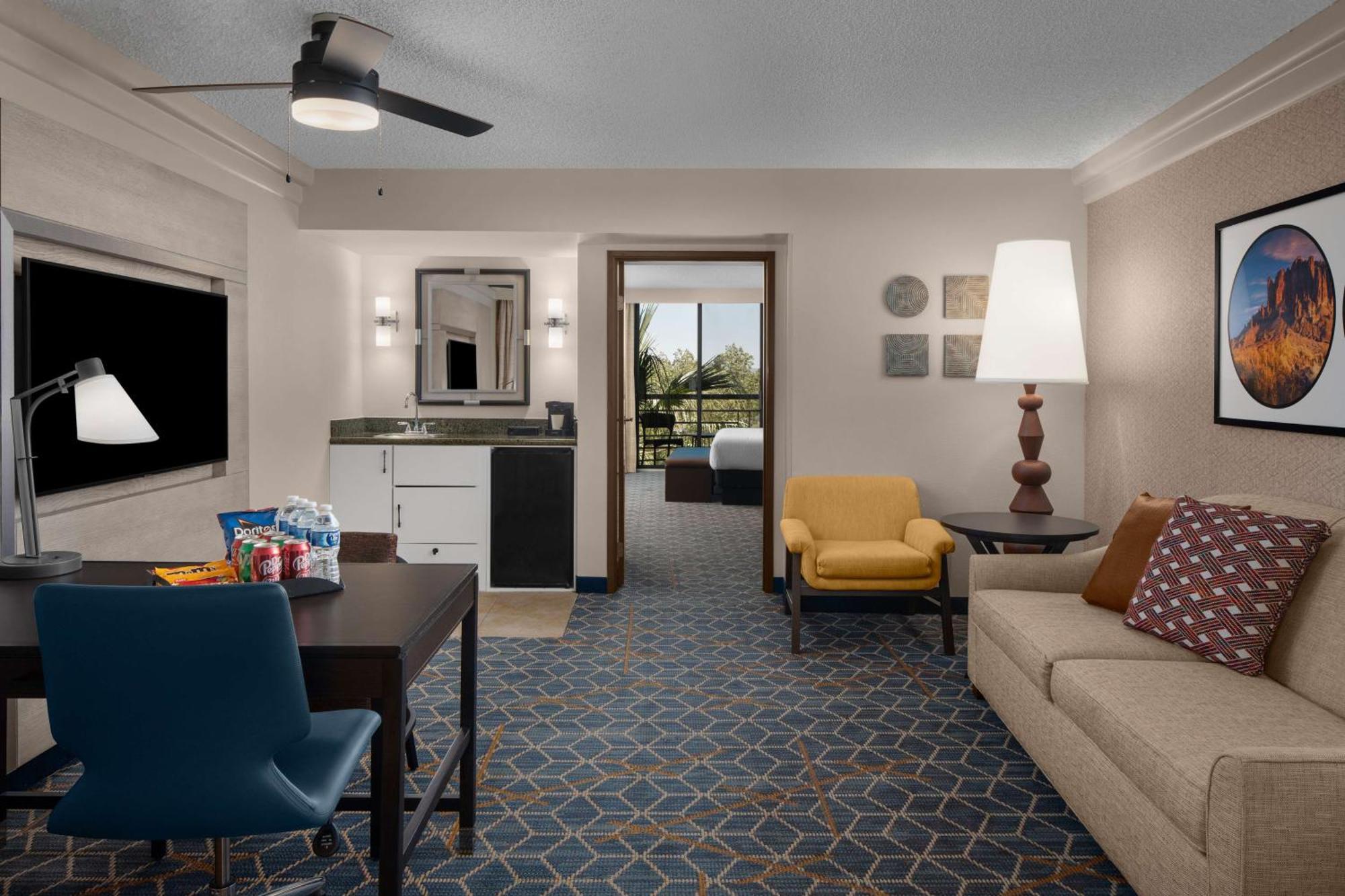 Embassy By Hilton Biltmore Phoenix