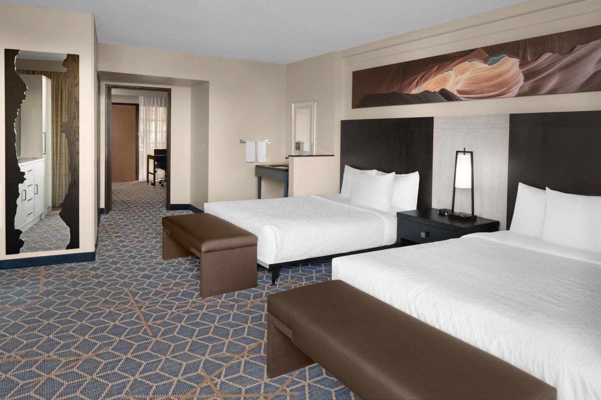 Embassy By Hilton Biltmore Phoenix