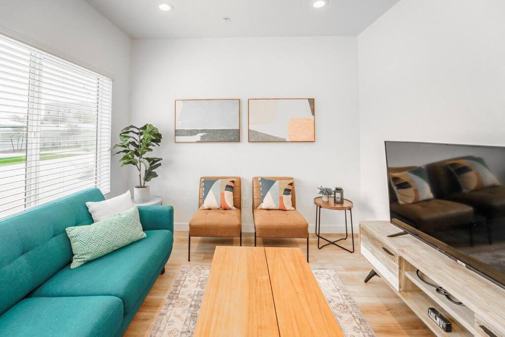 Villa Stunning In Midtown, Private Courtyard *