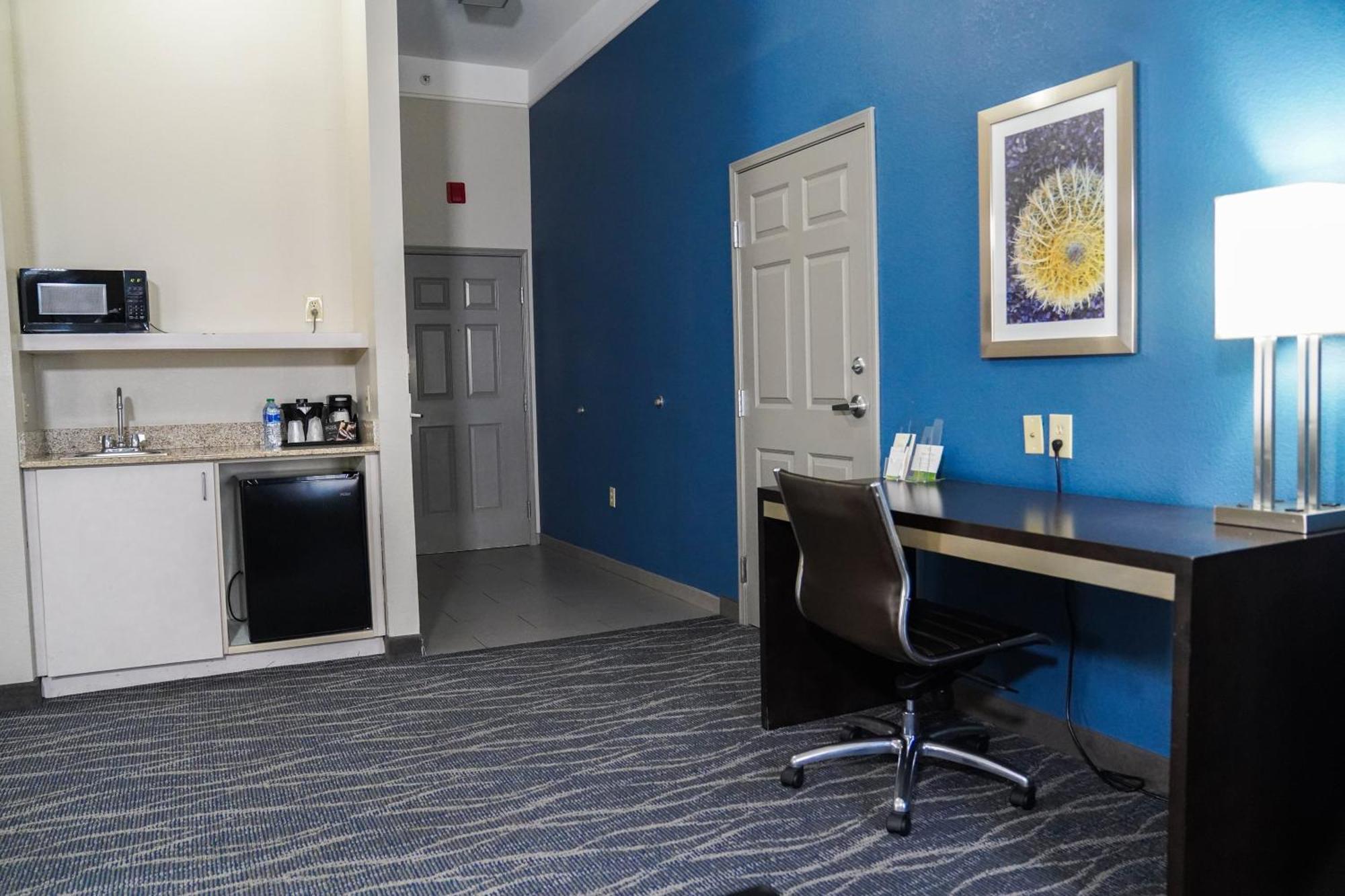 La Quinta By Wyndham I-10 West 3*