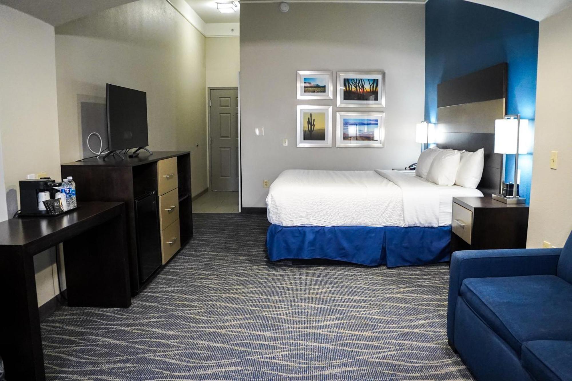 La Quinta By Wyndham I-10 West 3*