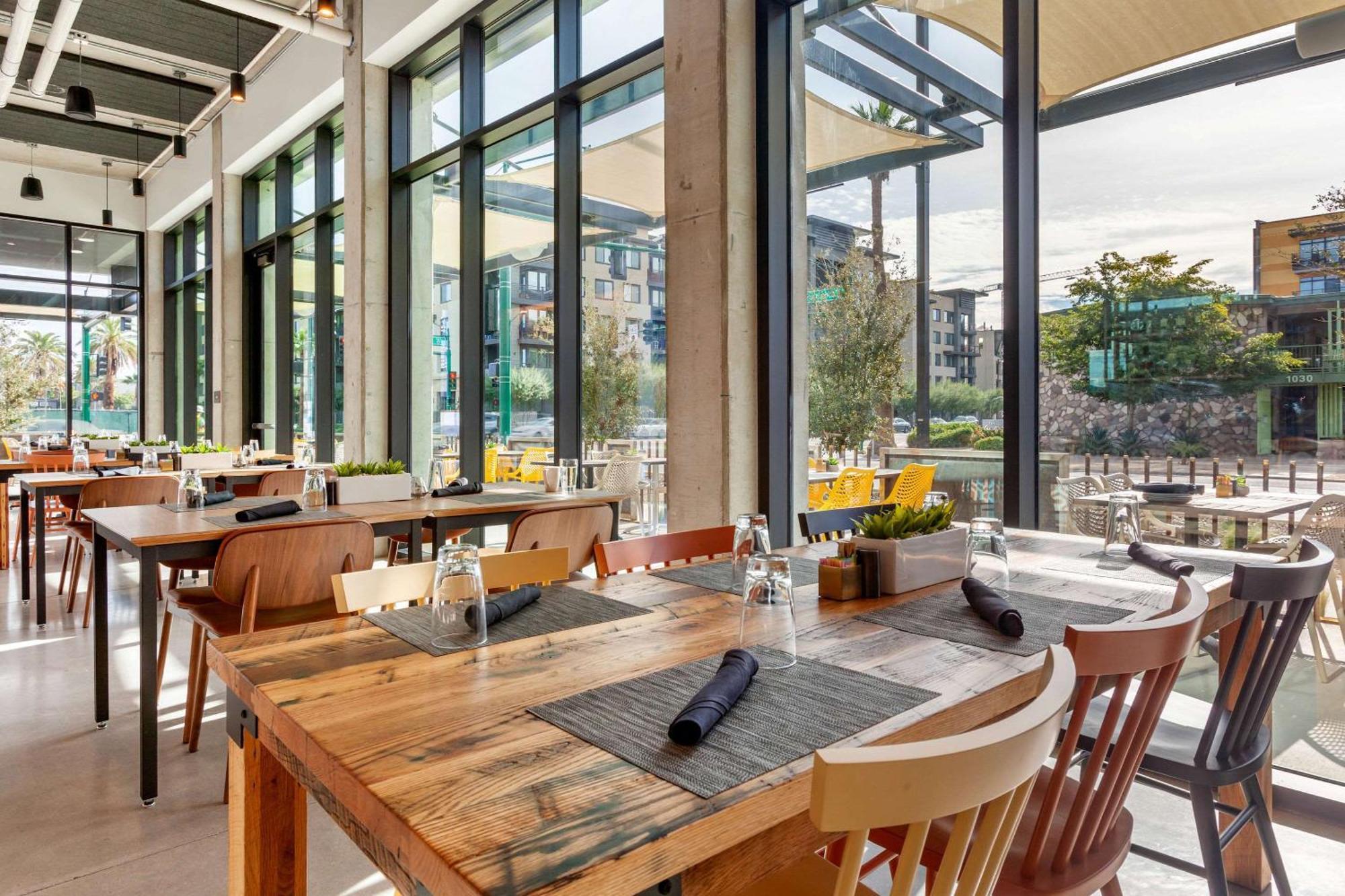 Cambria Downtown Convention & Airport Hotel