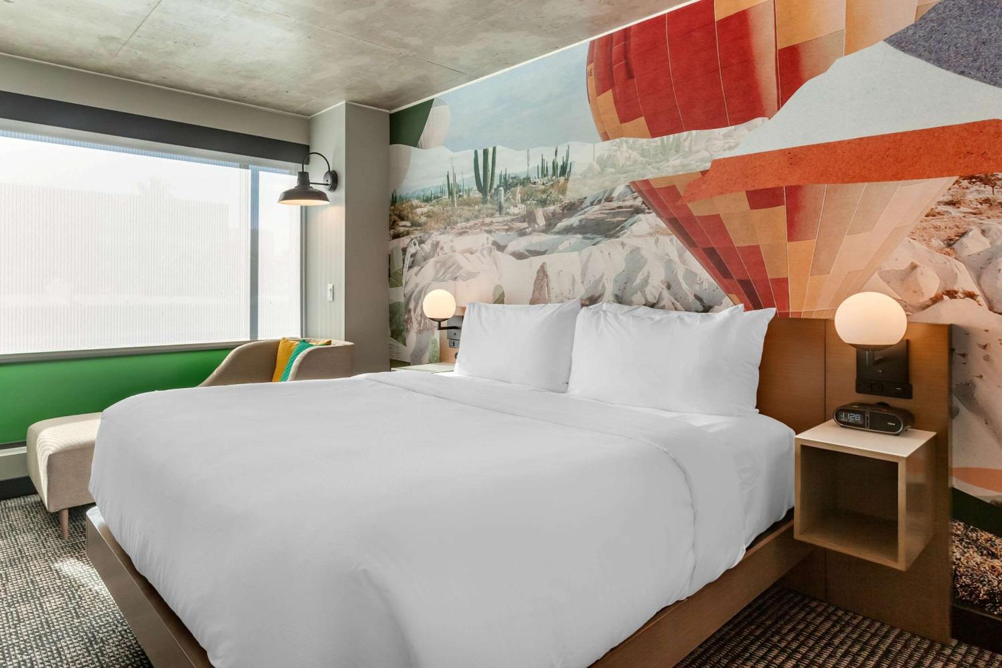 Cambria Downtown Convention & Airport 3*