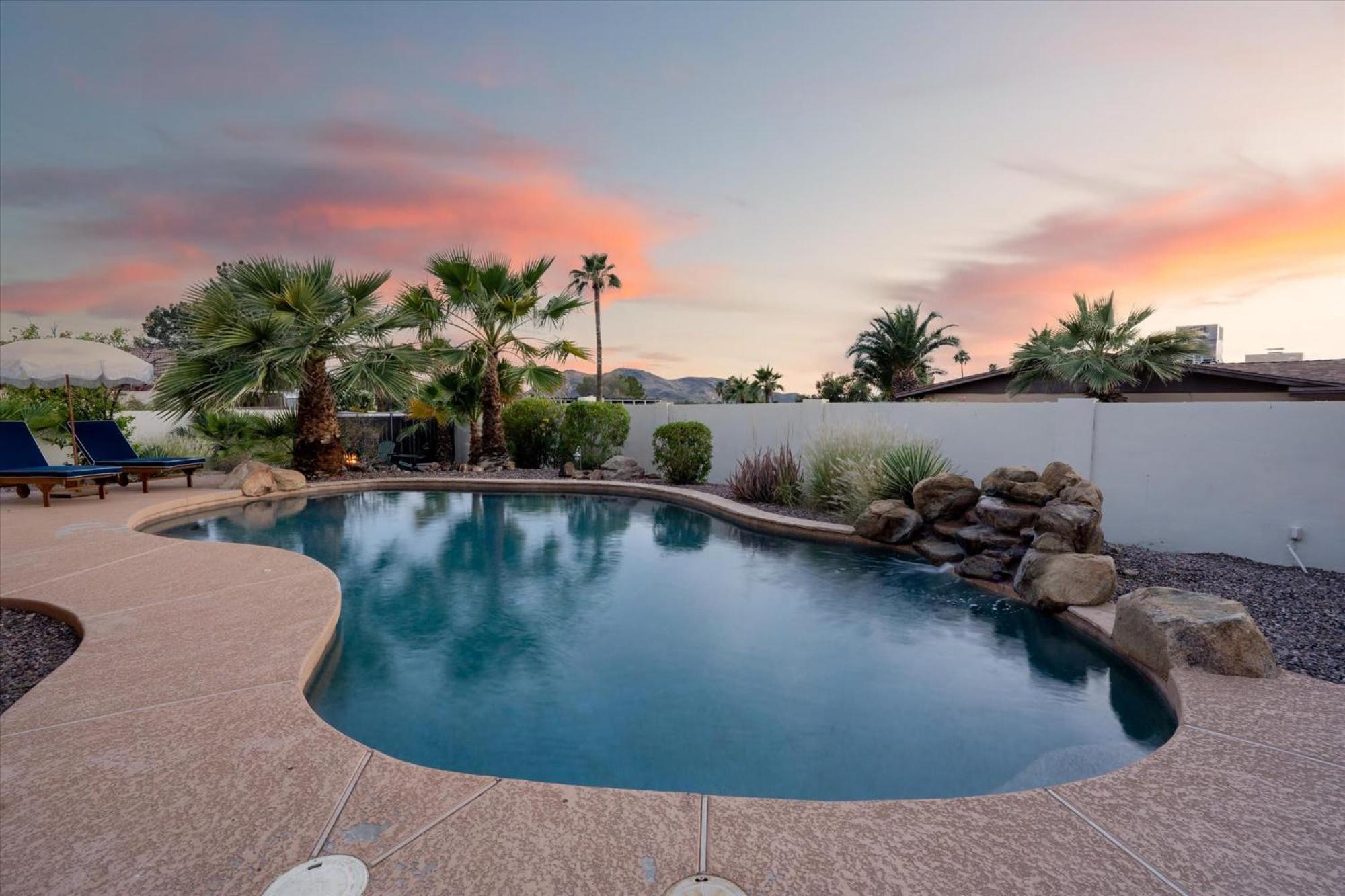 Game Pool Hottub Modern Desert Oasis Holiday home Phoenix