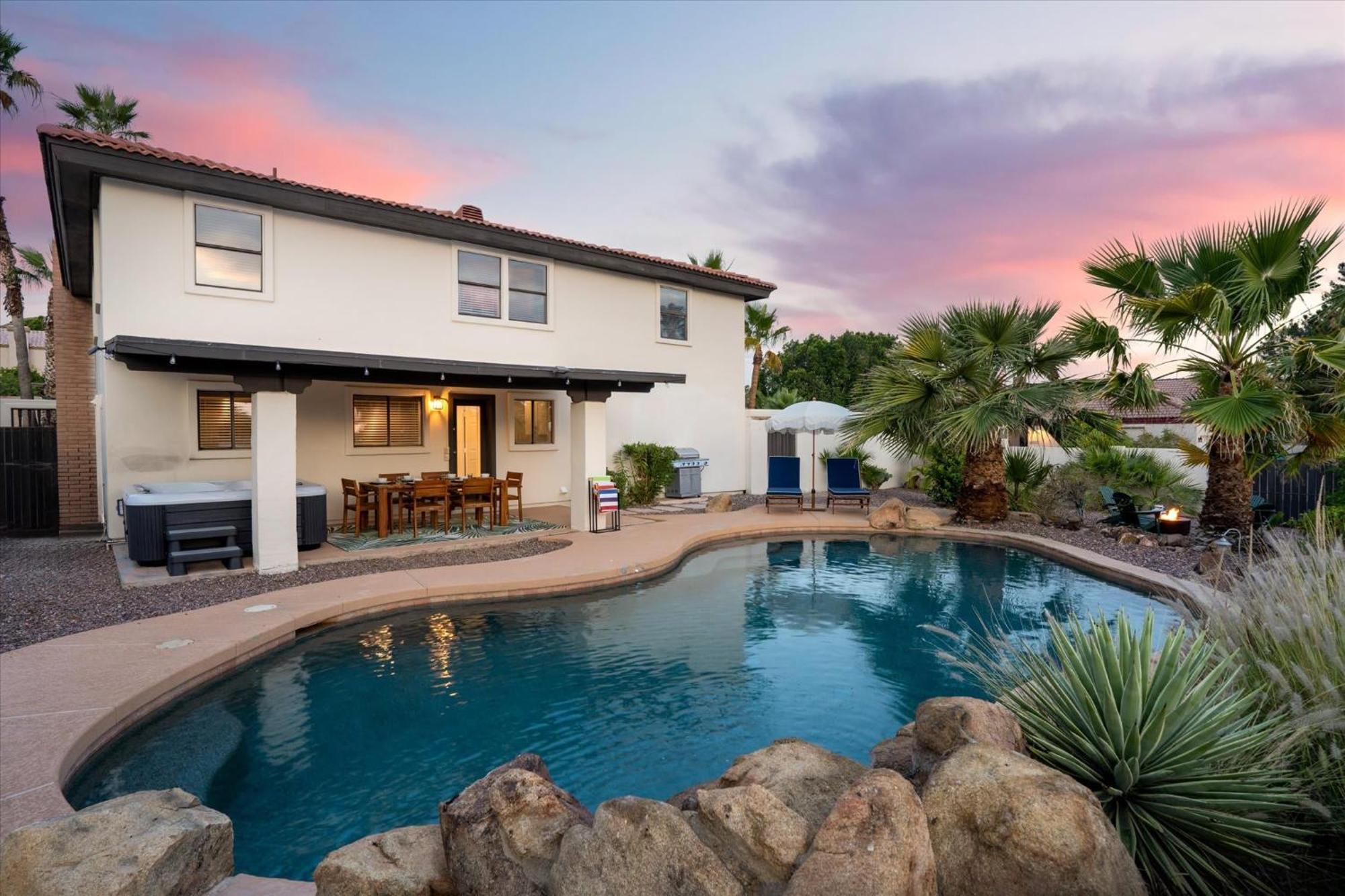 Game Pool Hottub Modern Desert Oasis Holiday home Phoenix