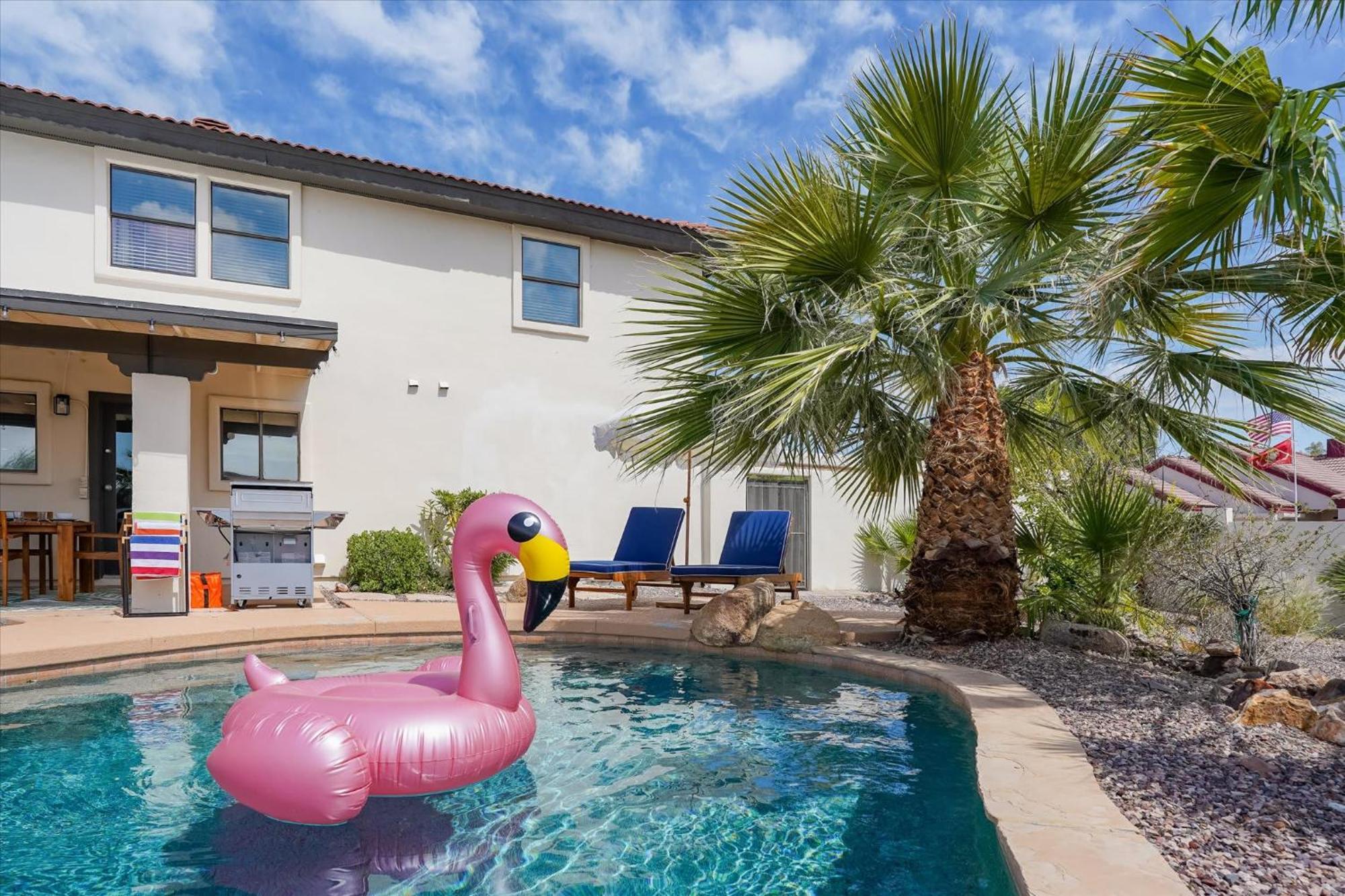 Holiday home Game Pool Hottub Modern Desert Oasis *