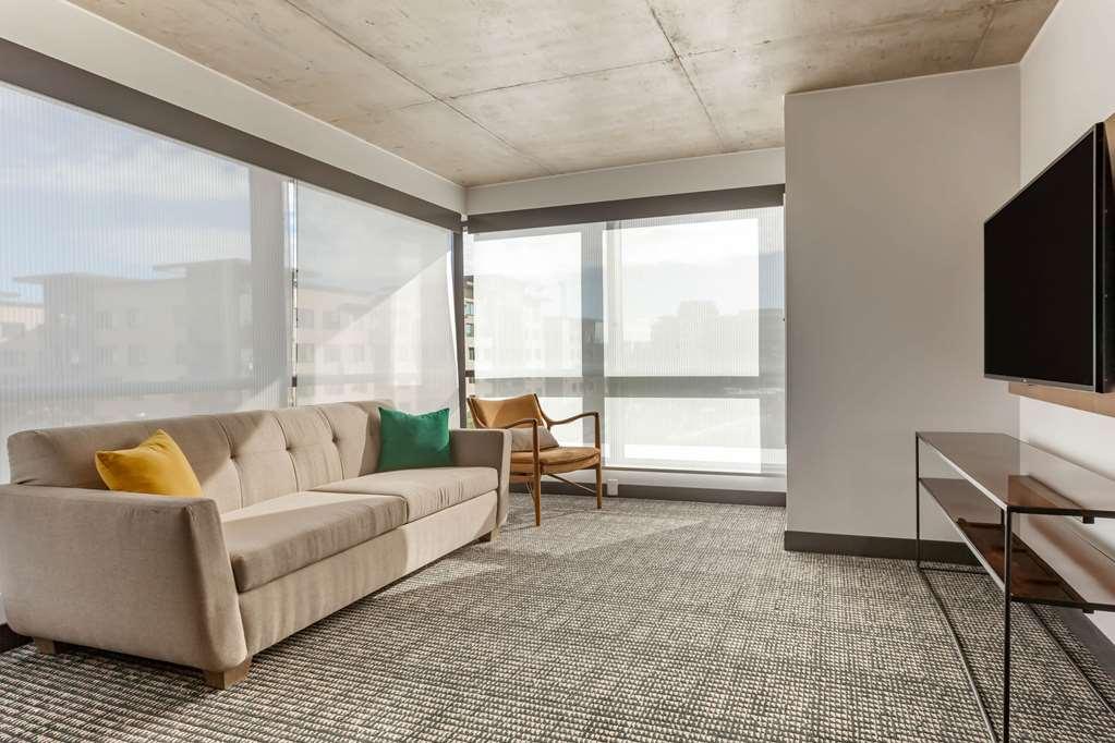 Cambria Downtown Convention & Airport 3*