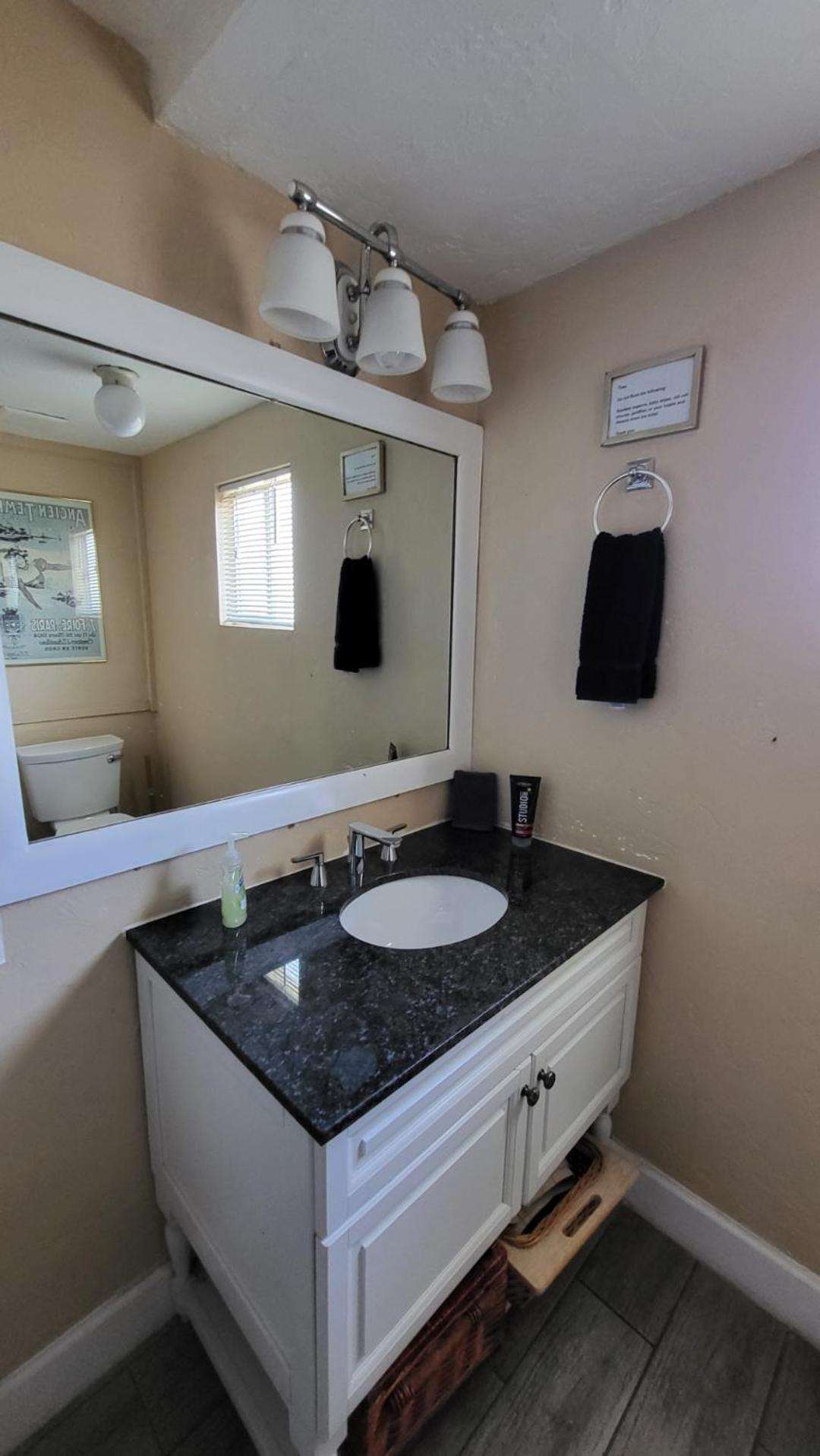 U2 - Private 2br Walkup In Dt Phx With Pkg *