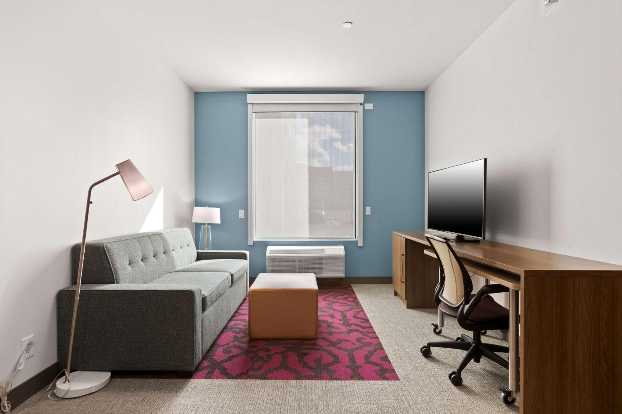 Home2 By Hilton Downtown 3*