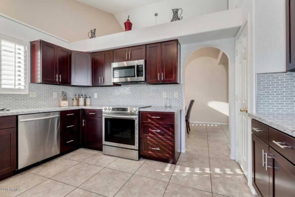 Your Perfect Find With Heated Pool Holiday home *