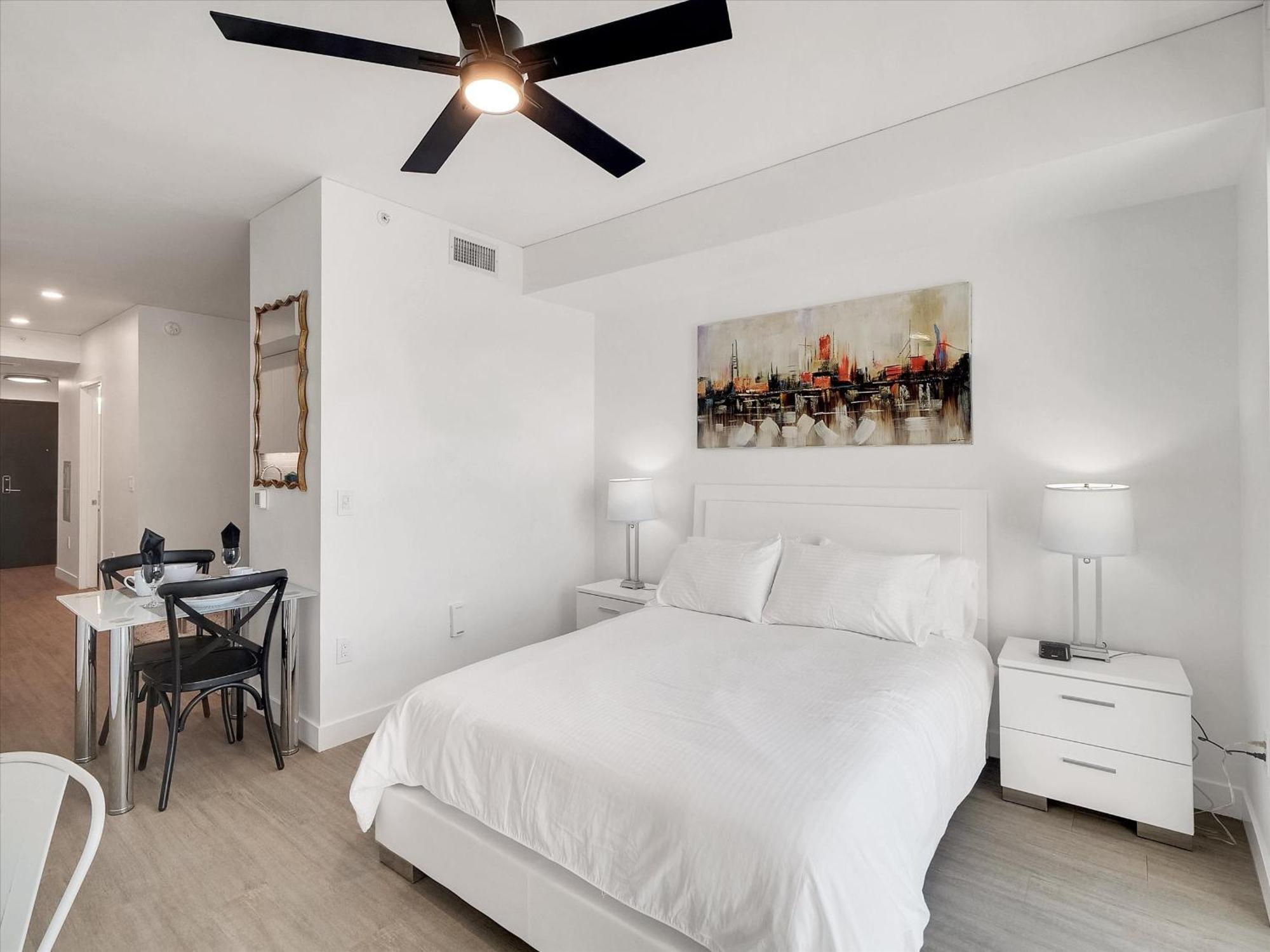 Global Luxury At Downtown Apartment *