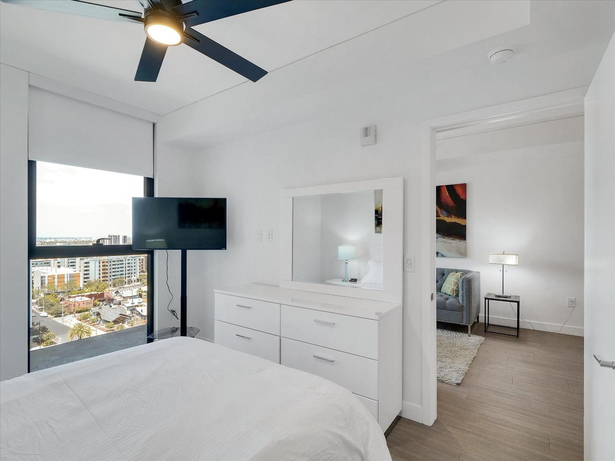 Global Luxury At Downtown