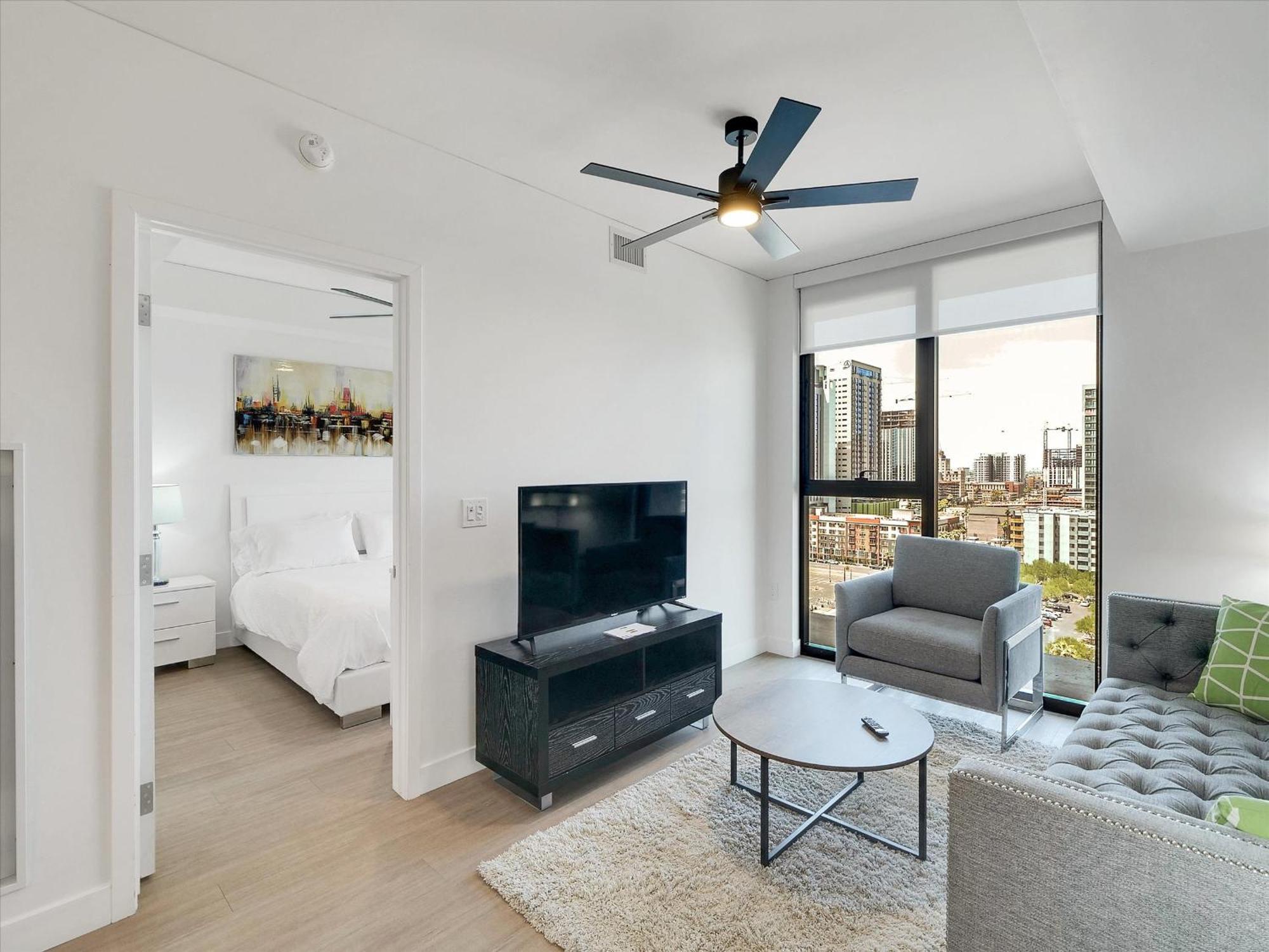 Global Luxury At Downtown Apartment *