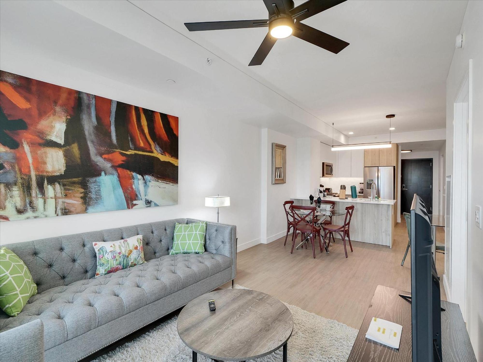 Global Luxury At Downtown *
