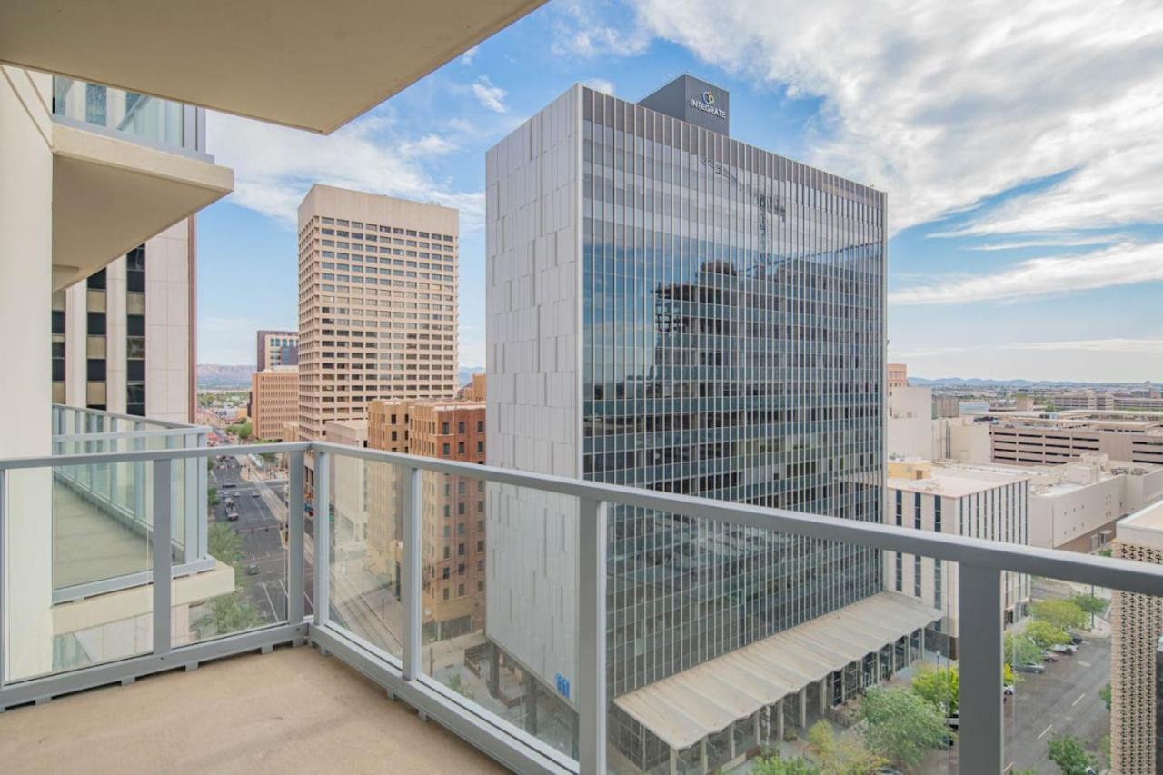 Luxury 1br Dt Highrise, Pool, Gym, Parking, W-d, Golf Phoenix