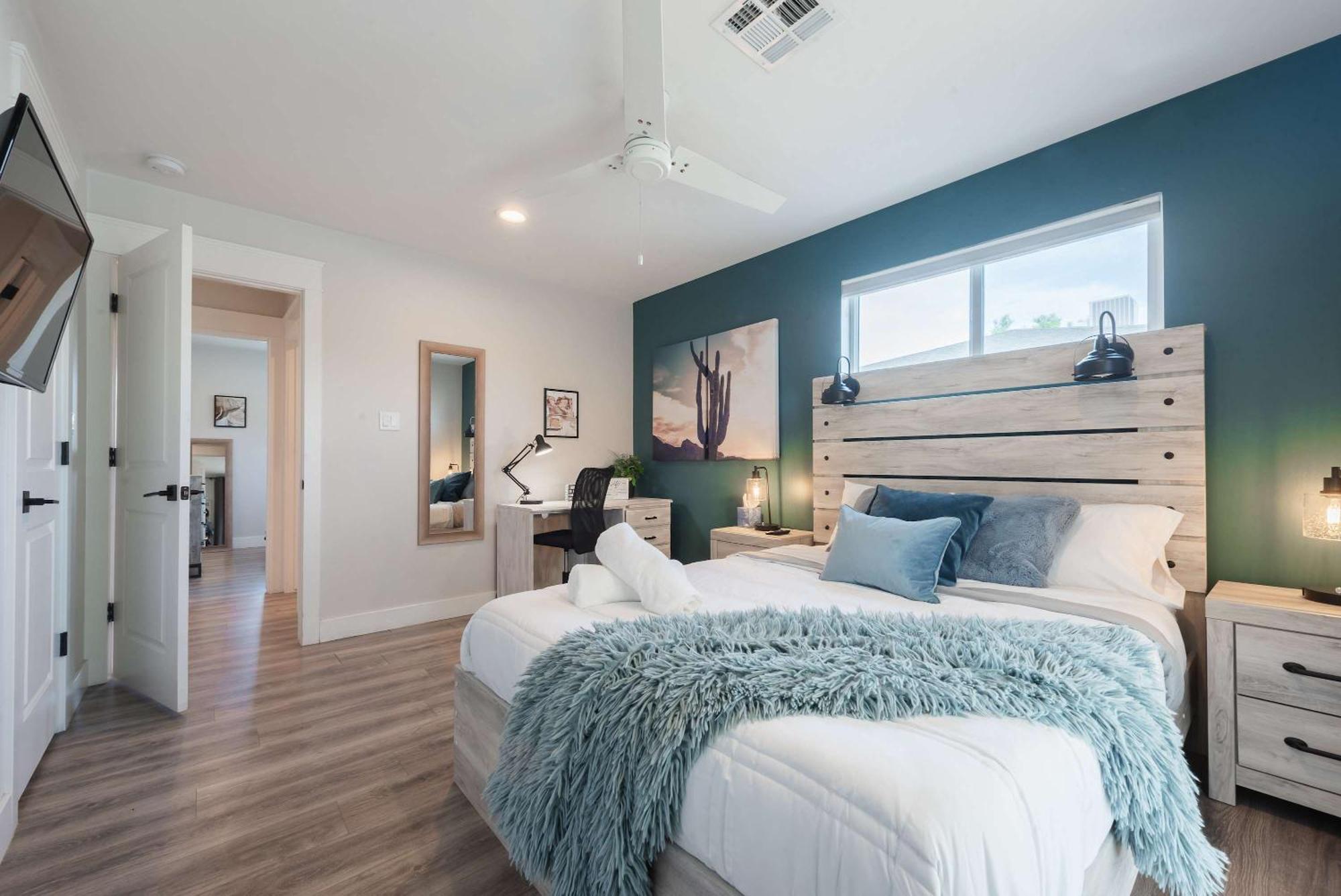 Family Retreat By Old Town With Pool *