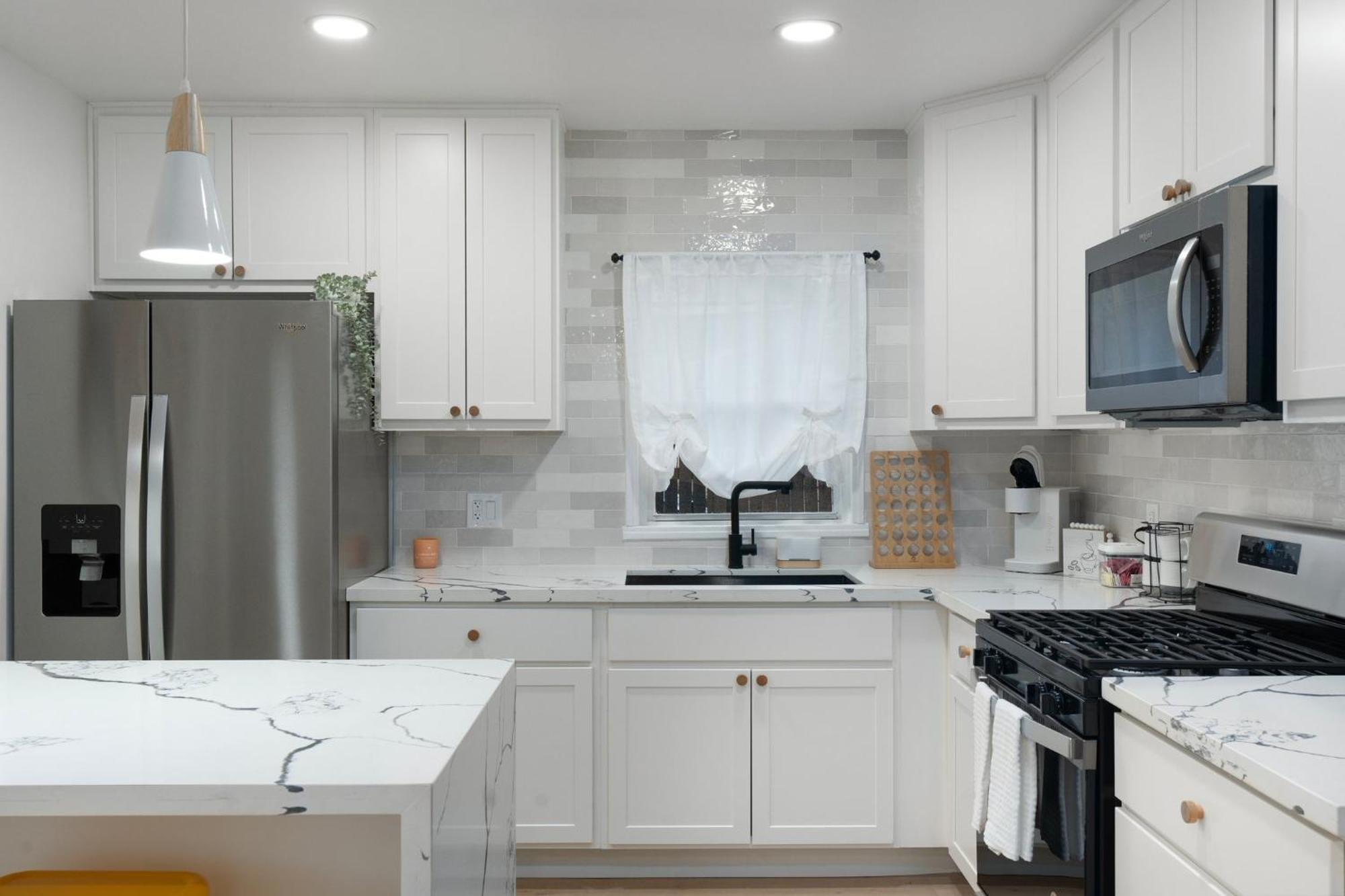 Holiday home Charming - Storybook Style - Near Downtown Phoenix!
