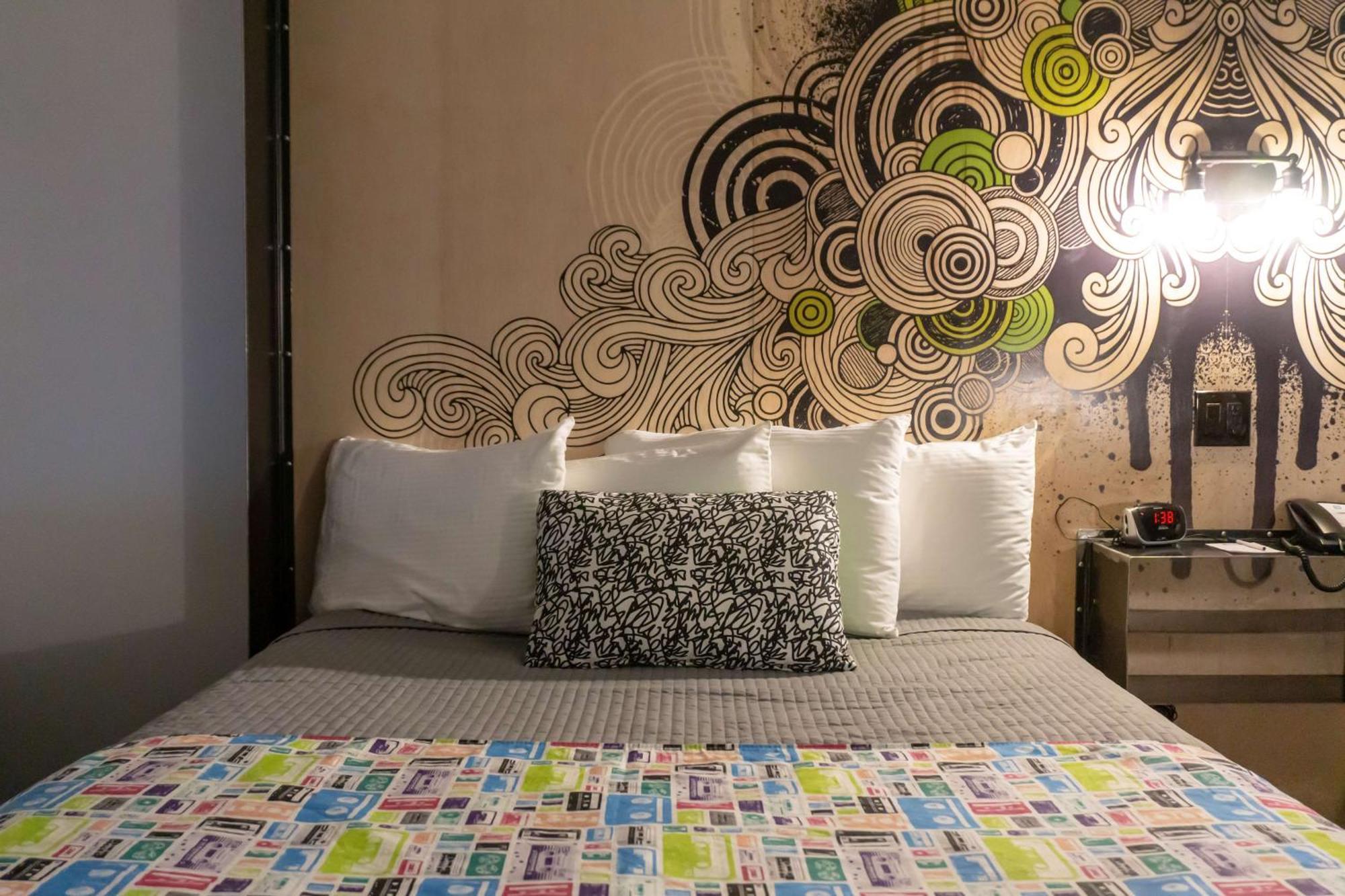 Motel Downtown 3*