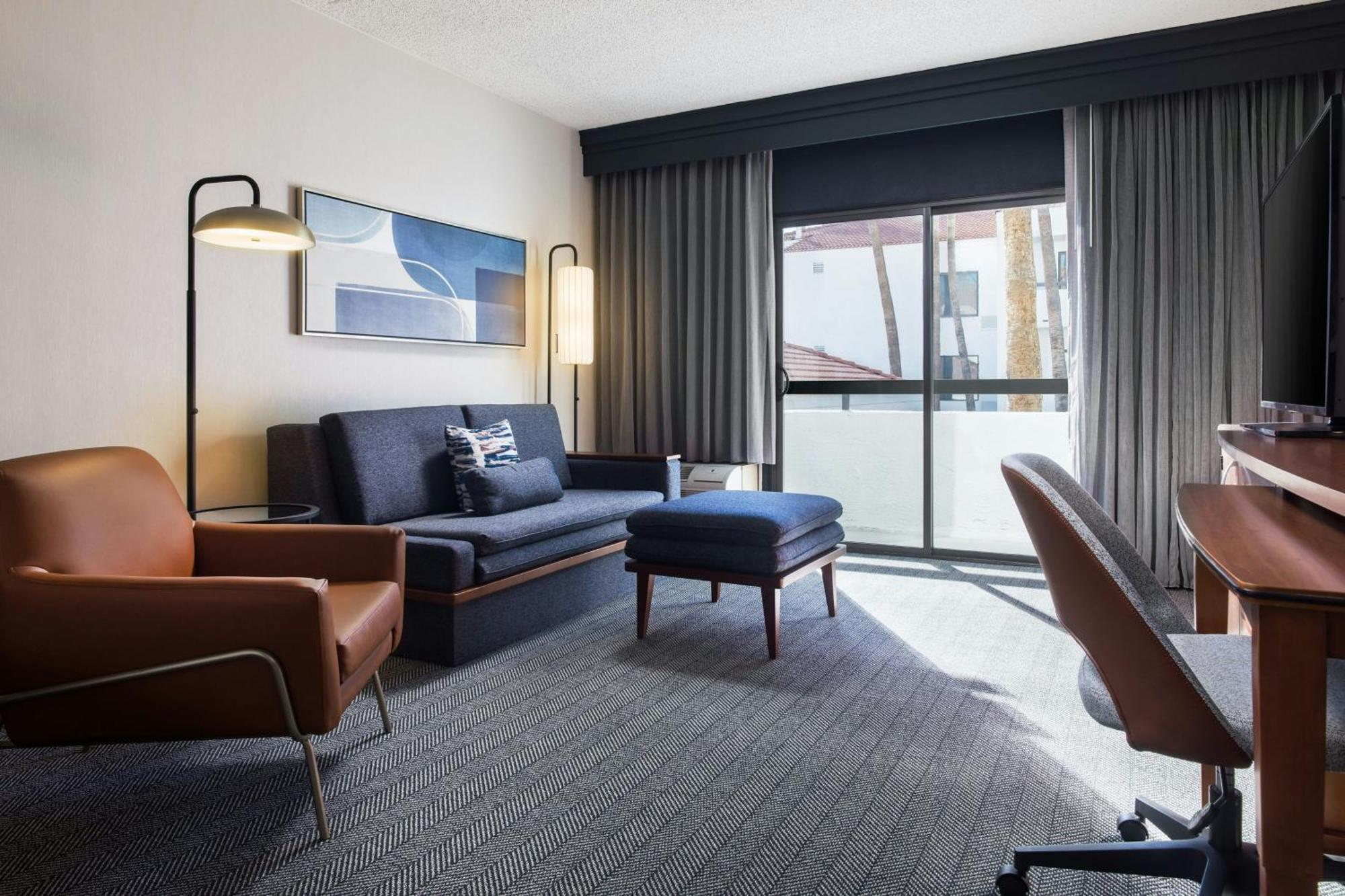 Courtyard By Marriott North