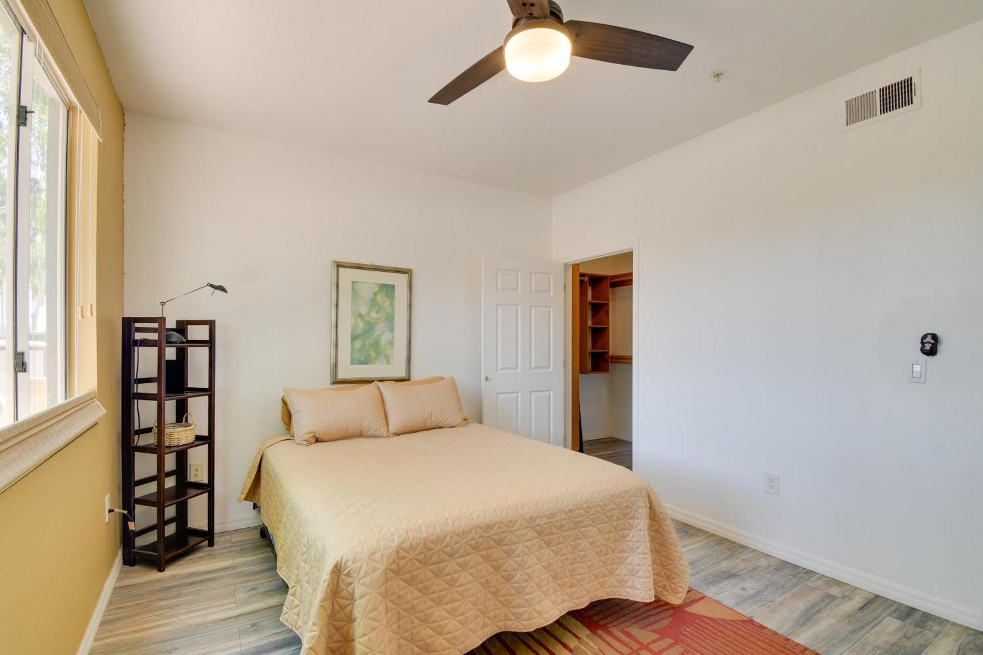 Red Rox With Patio About 3 Mi To Airport Apartment