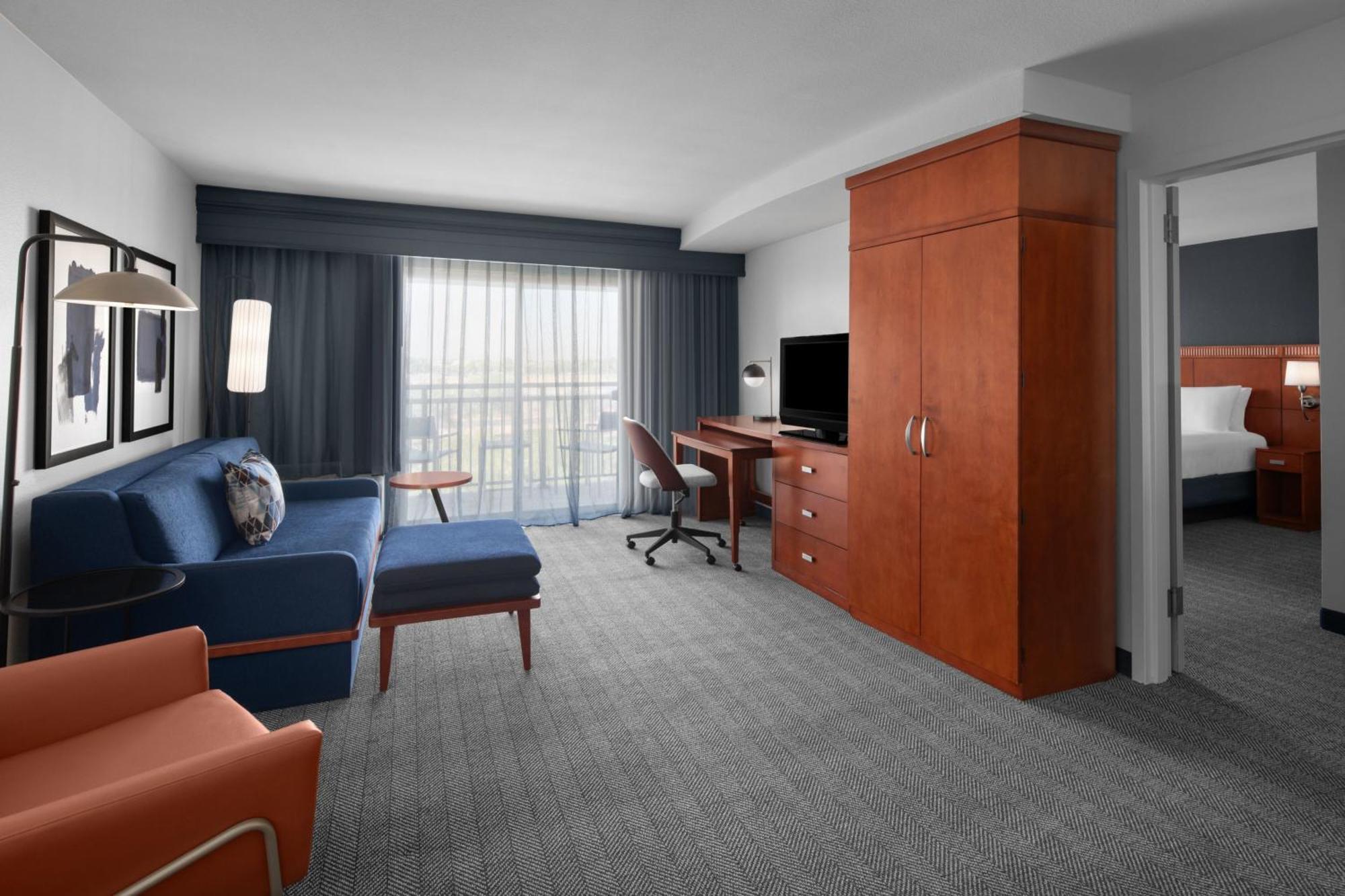 Courtyard By Marriott West/avondale Hotel