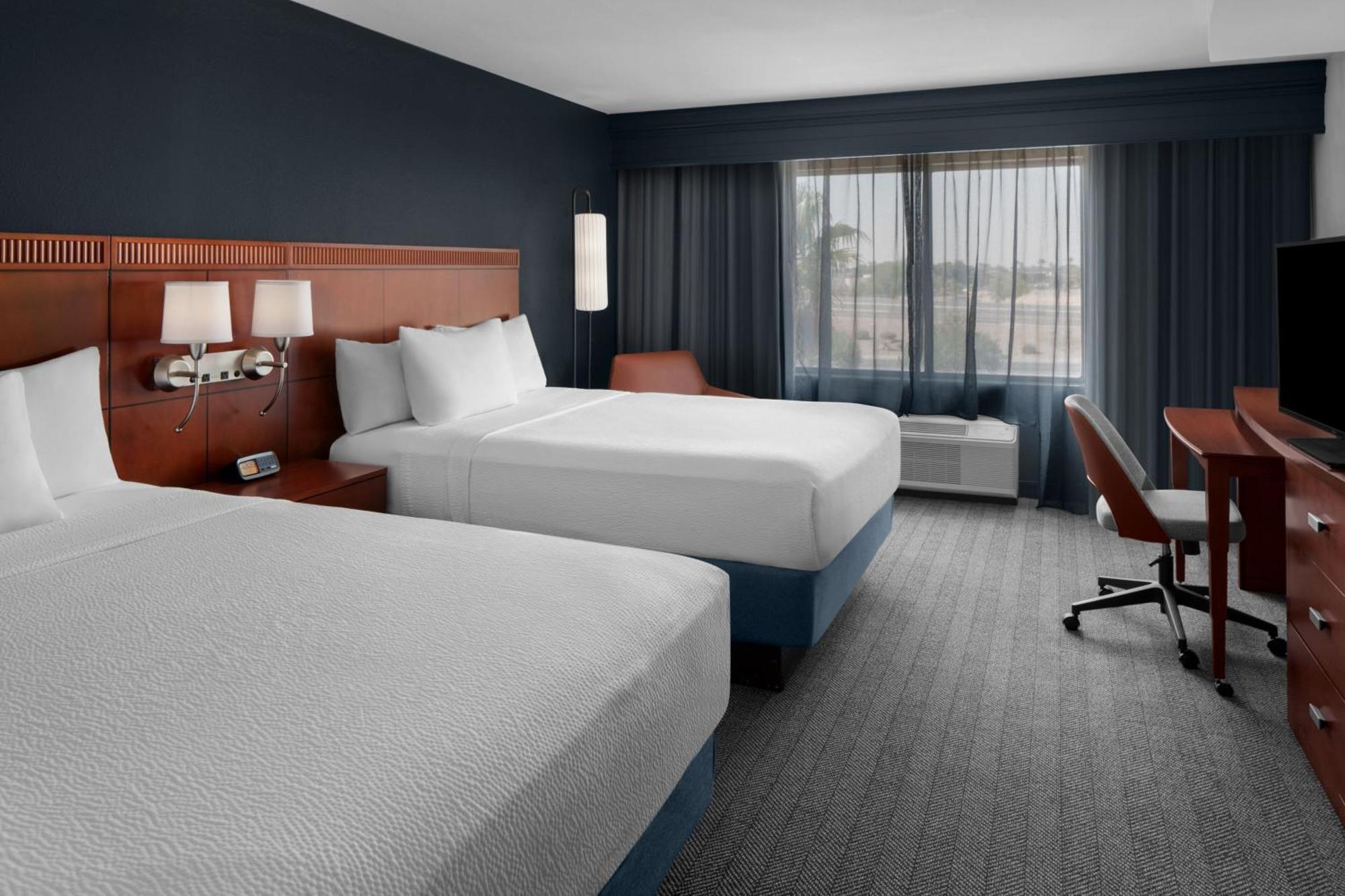 Courtyard By Marriott West/avondale
