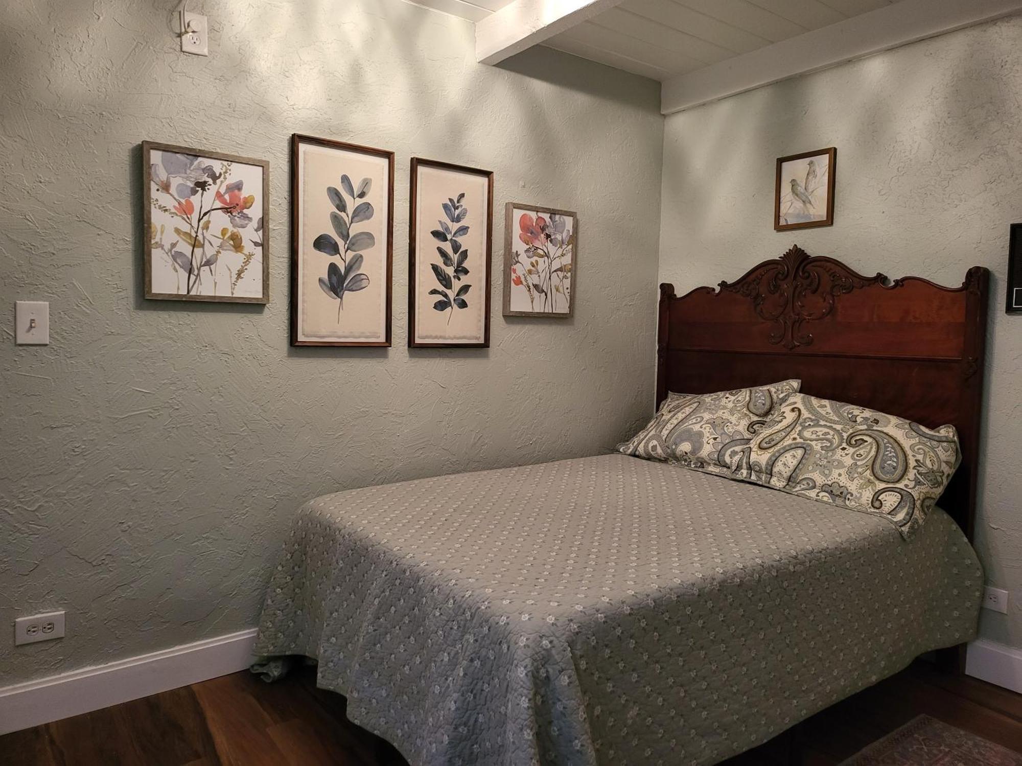 Hostel Smart Solution - Individual Private Bed-pods In Gorgeous Shared Space - Women Only Dorm In 5 - Coed House - Full-sized Mattresses In Individual Pods - With Built-in Private Storage - Gorgeous Shared - Affordable Luxury - Sparrow House Phoenix