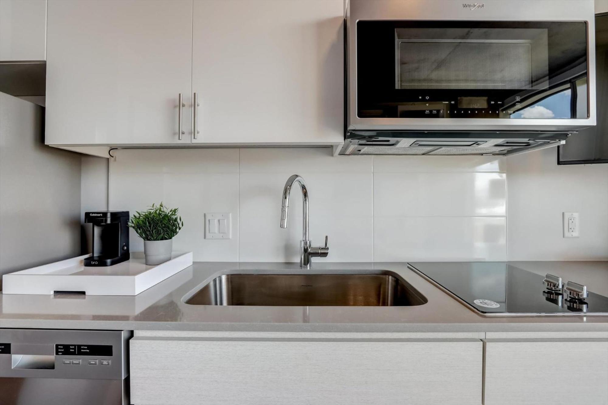 Modern Downtown Apartments At Kenect Phoenix Aparthotel *