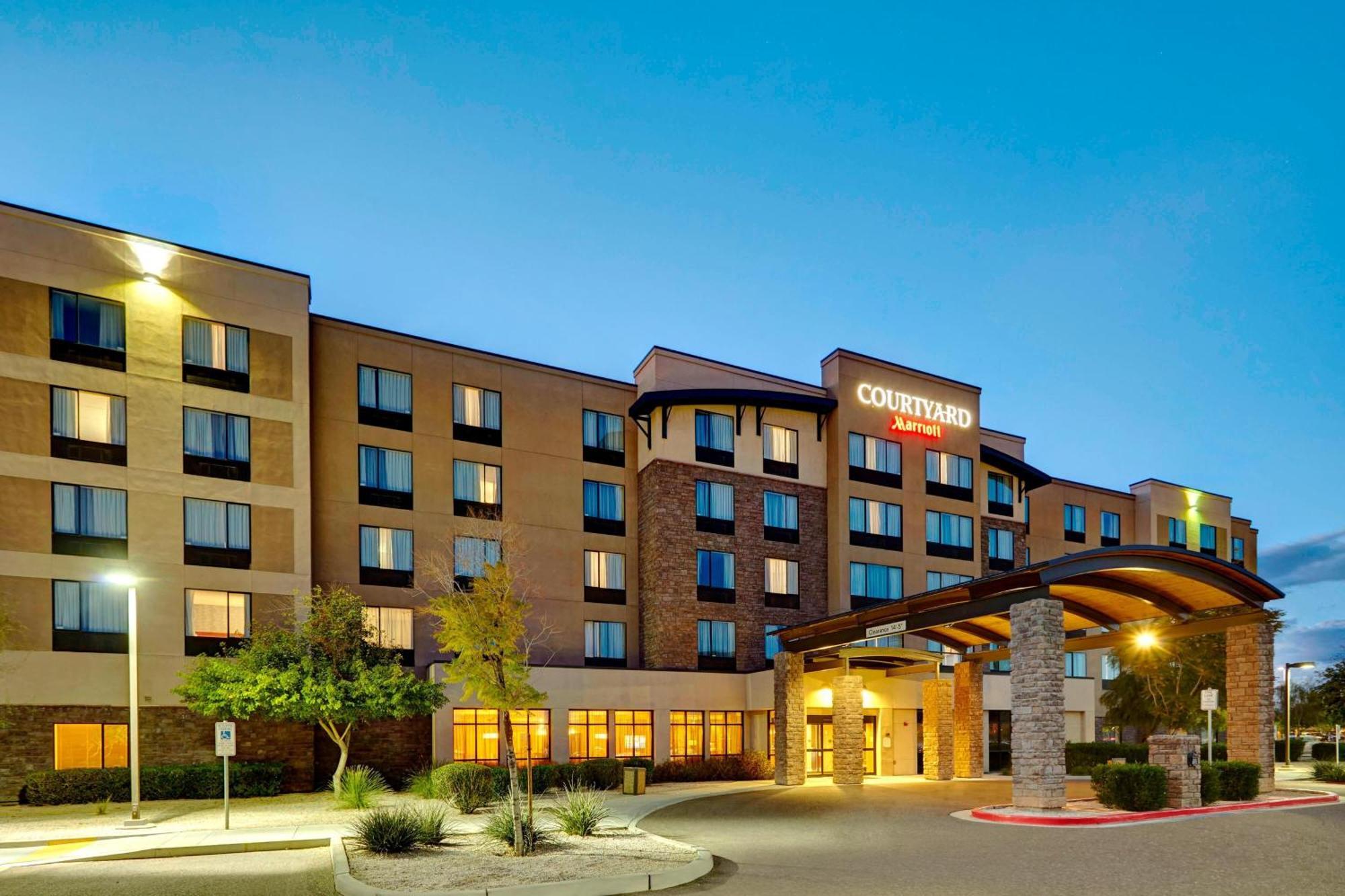 Hotel Courtyard North / Happy Valley Phoenix