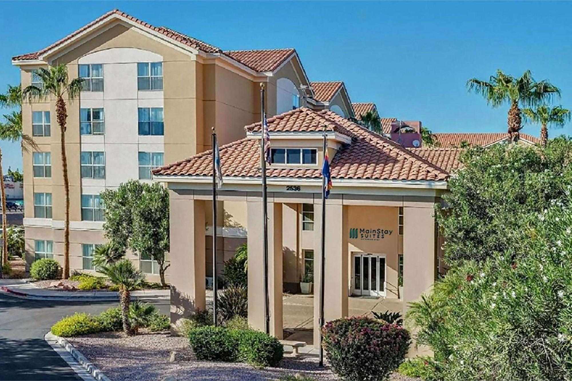 Mainstay North Hotel 3*