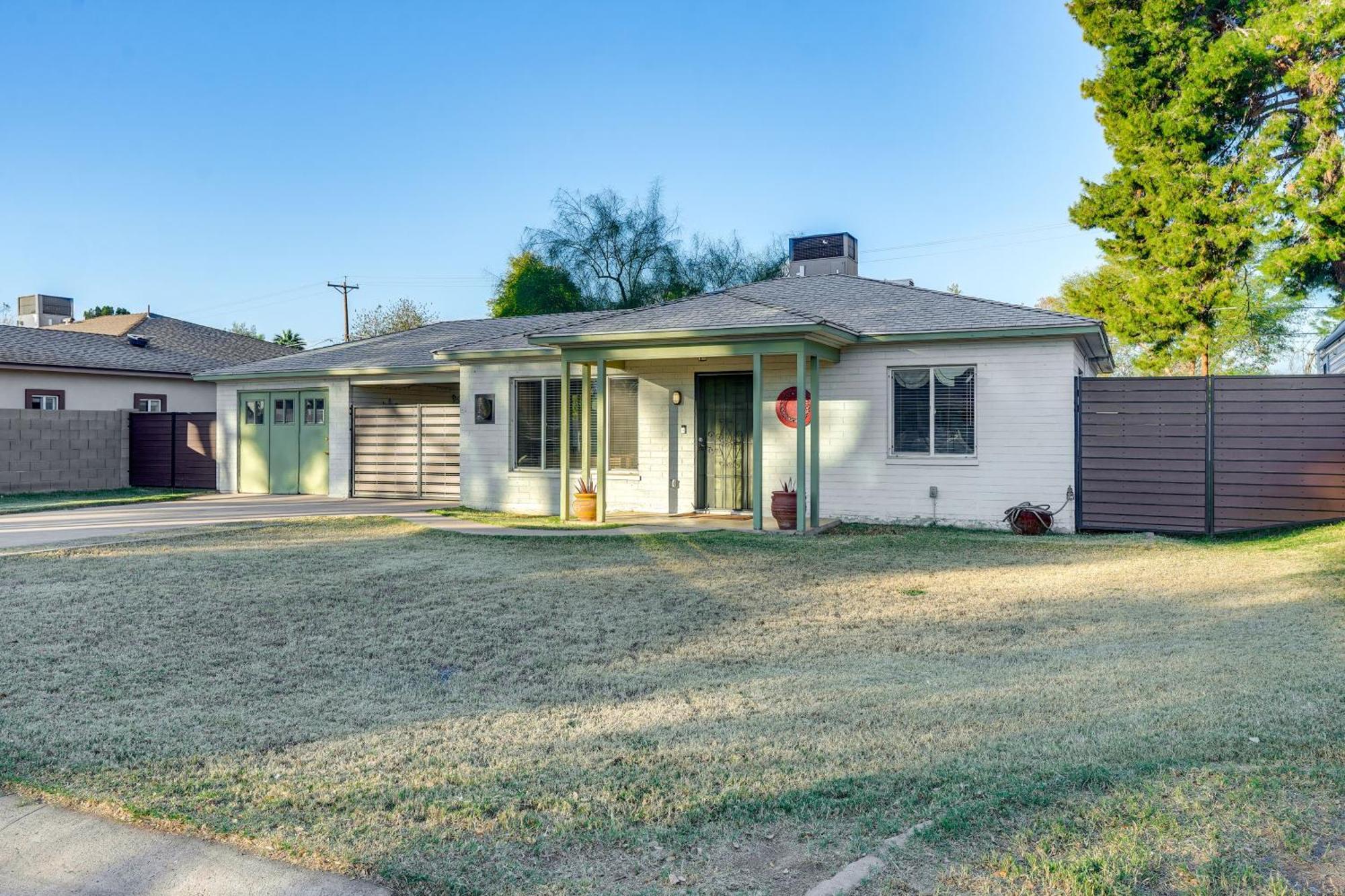 Pet-friendly With Breezeway And Fire Pit!