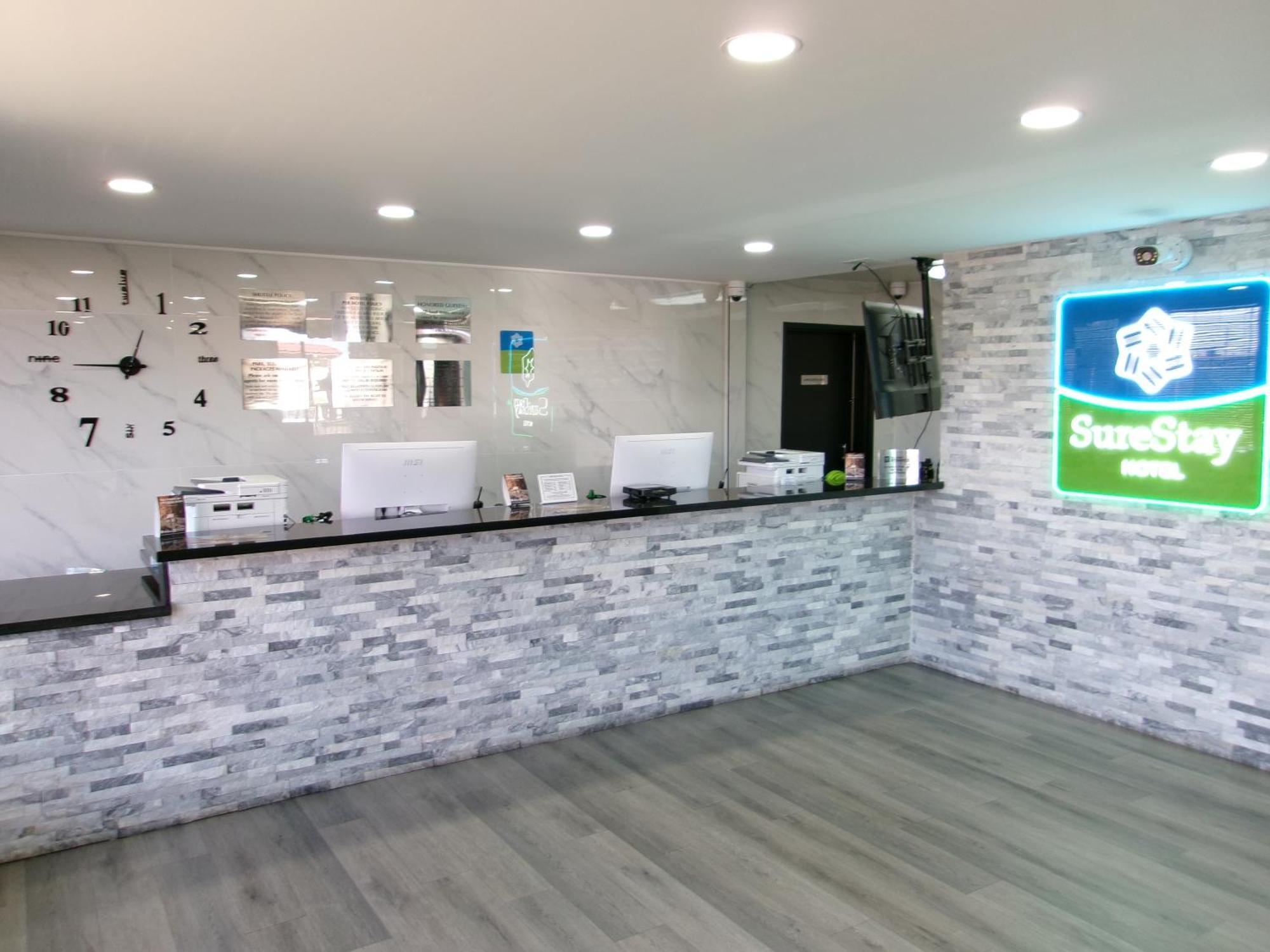 Hotel Surestay By Best Western Airport