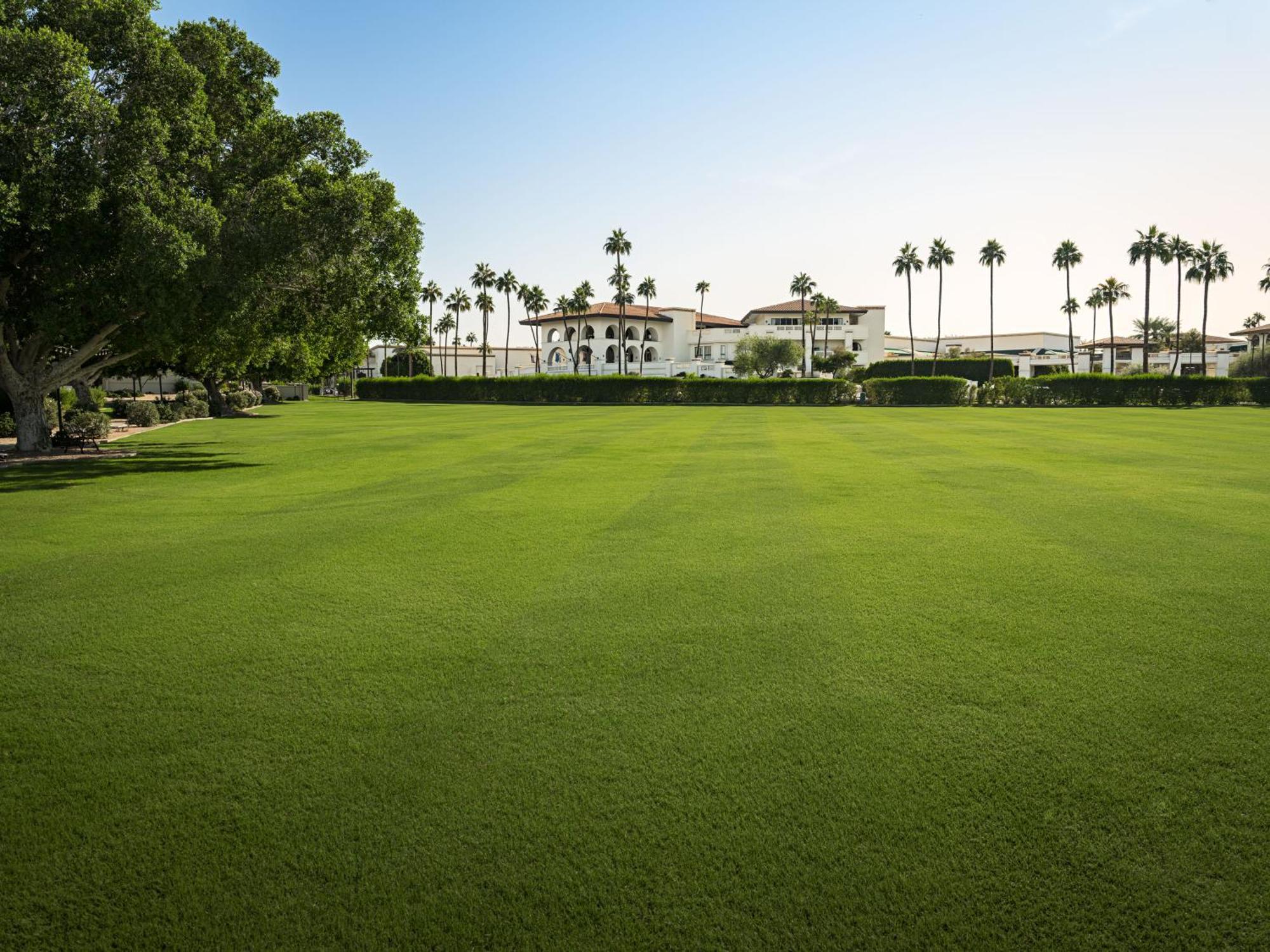 Arizona Grand Resort 4*