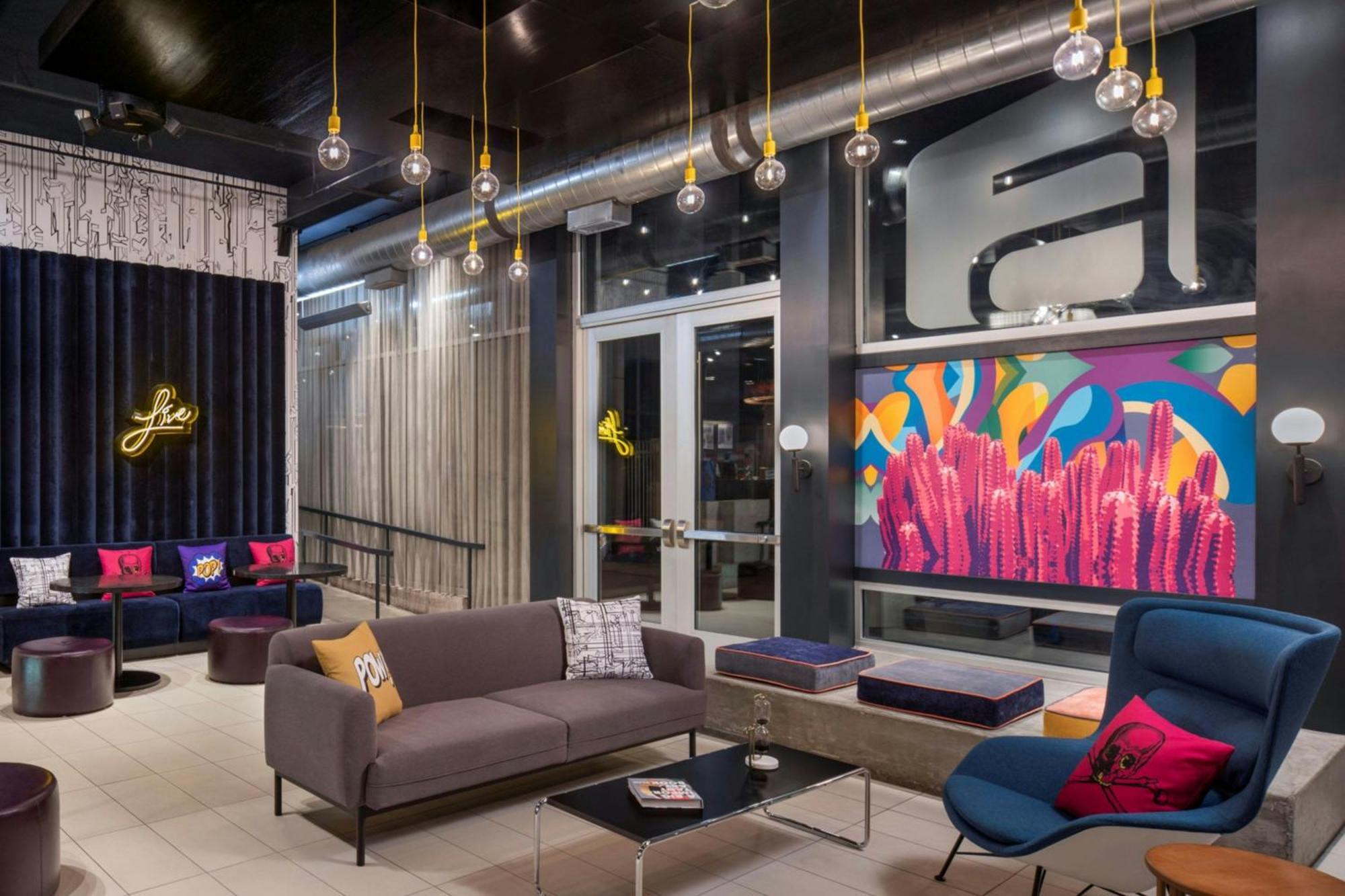 Aloft Airport Hotel 3*