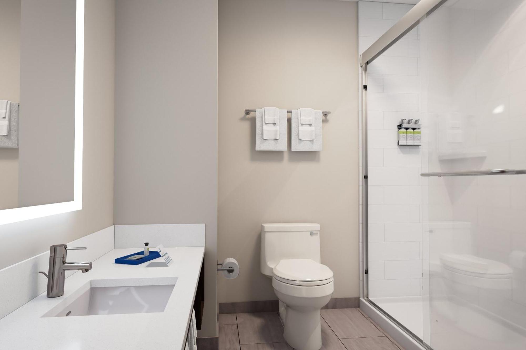 Express & - Midtown, An Ihg Hotel 3*