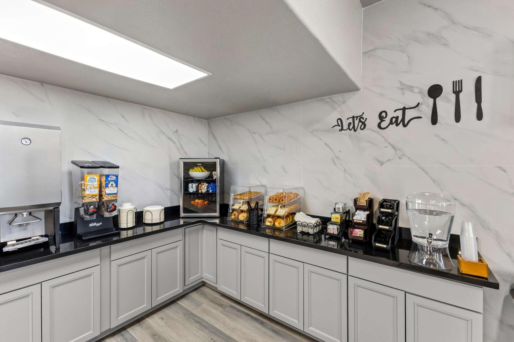 Hotel Surestay By Best Western Airport