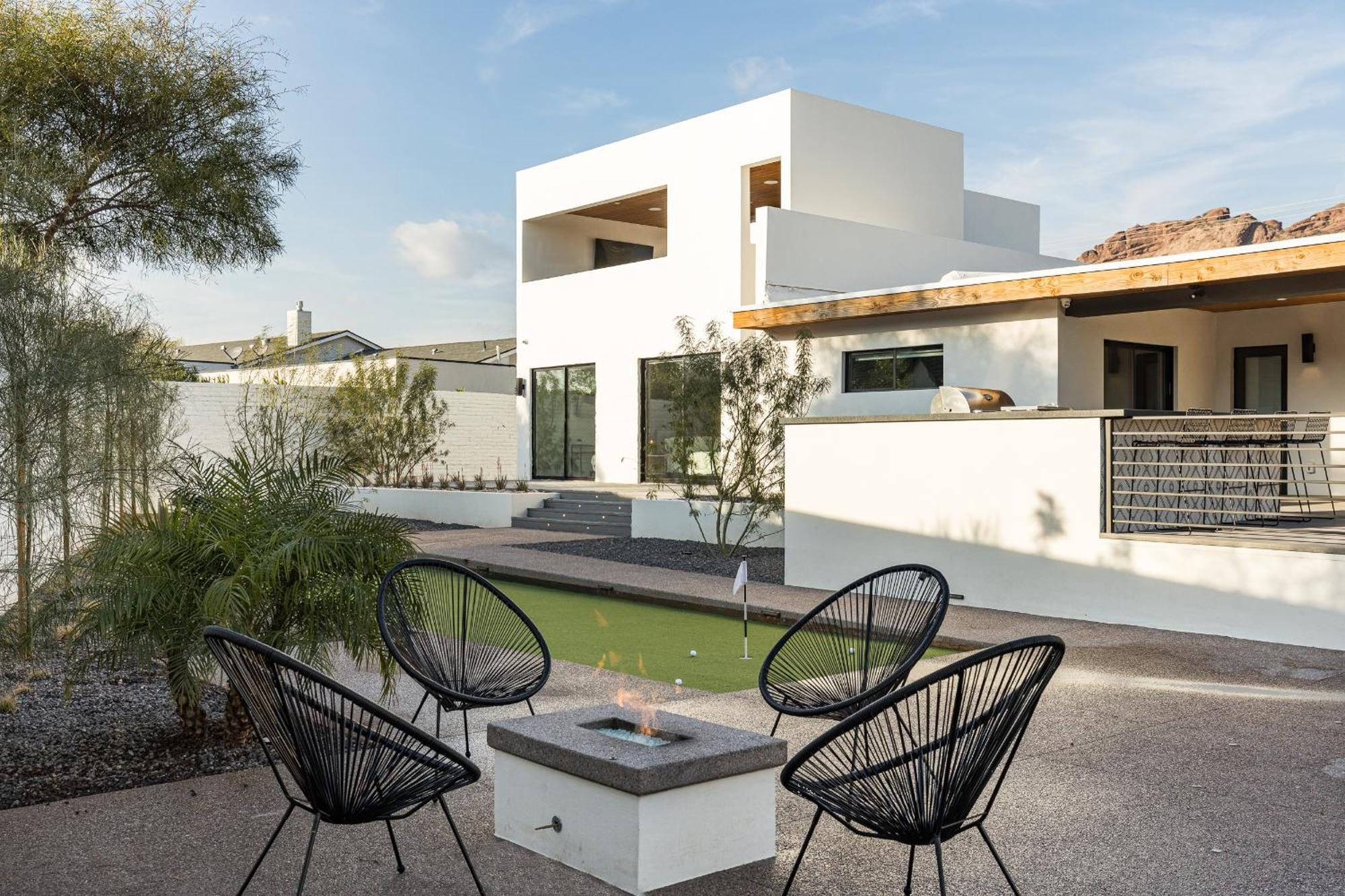 Casa de férias Luxury Micro-resort, Theater, Sauna, Heated Pool *