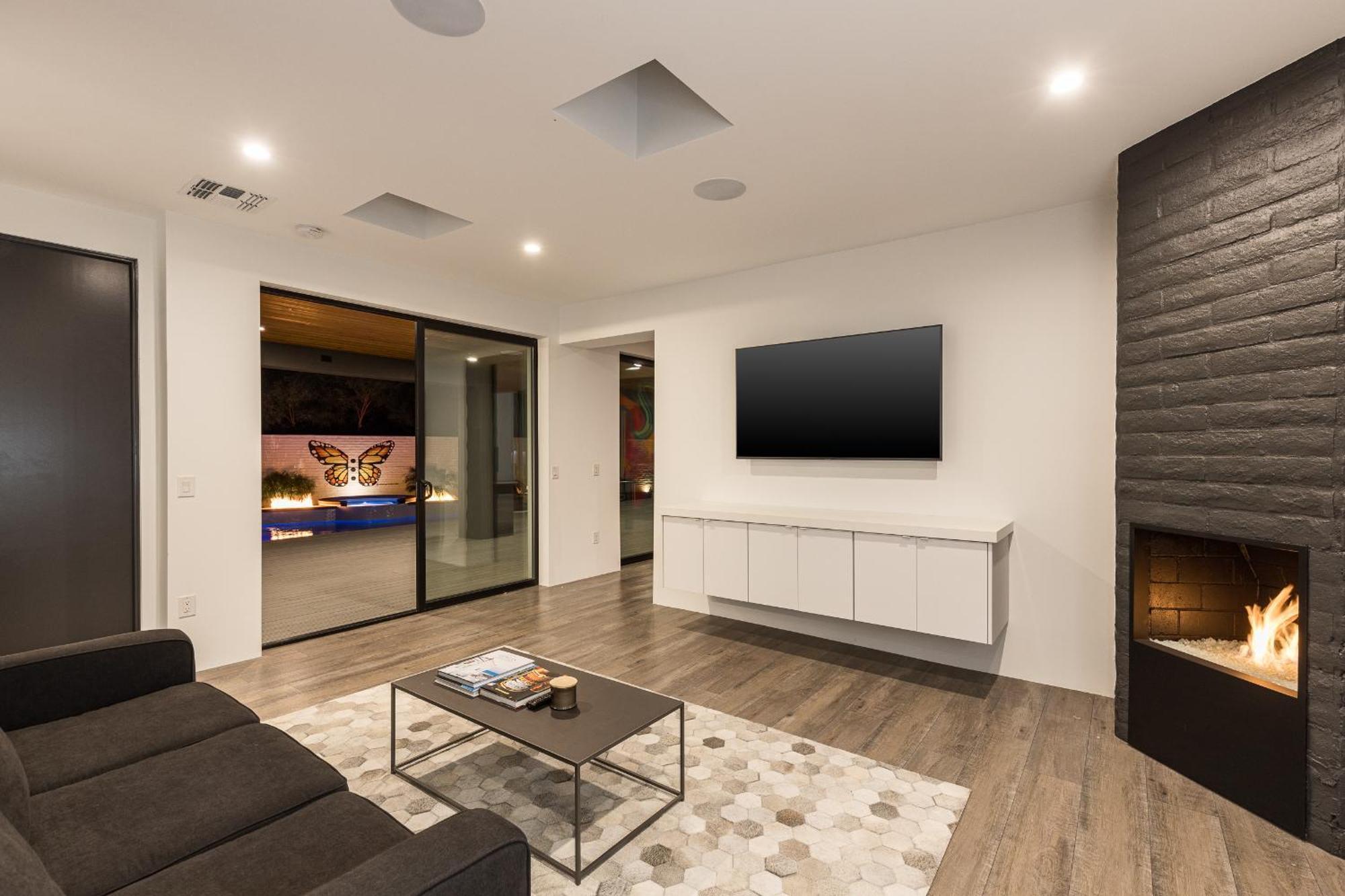 Luxury Micro-resort, Theater, Sauna, Heated Pool Phoenix