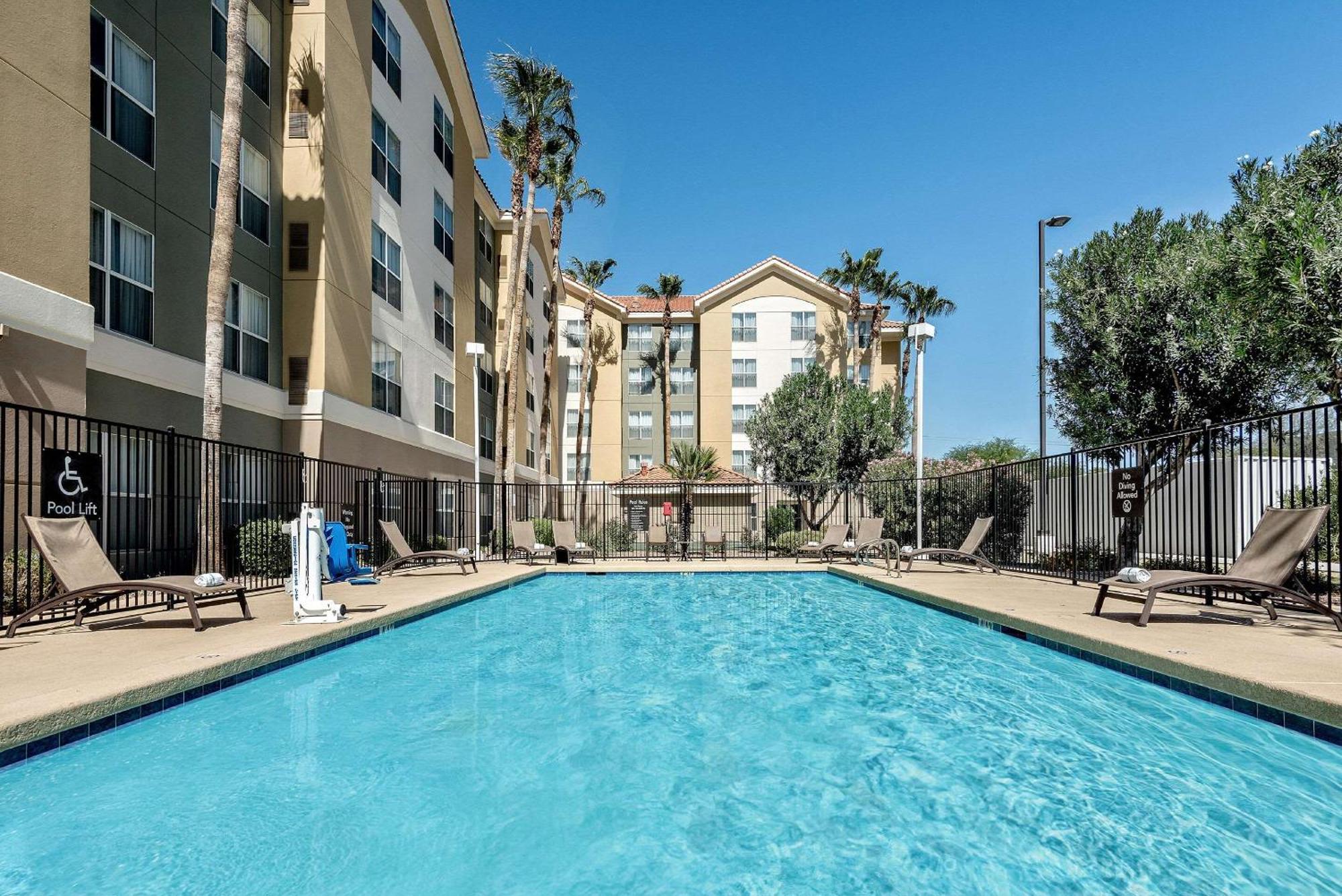 Hotel Mainstay North 3*