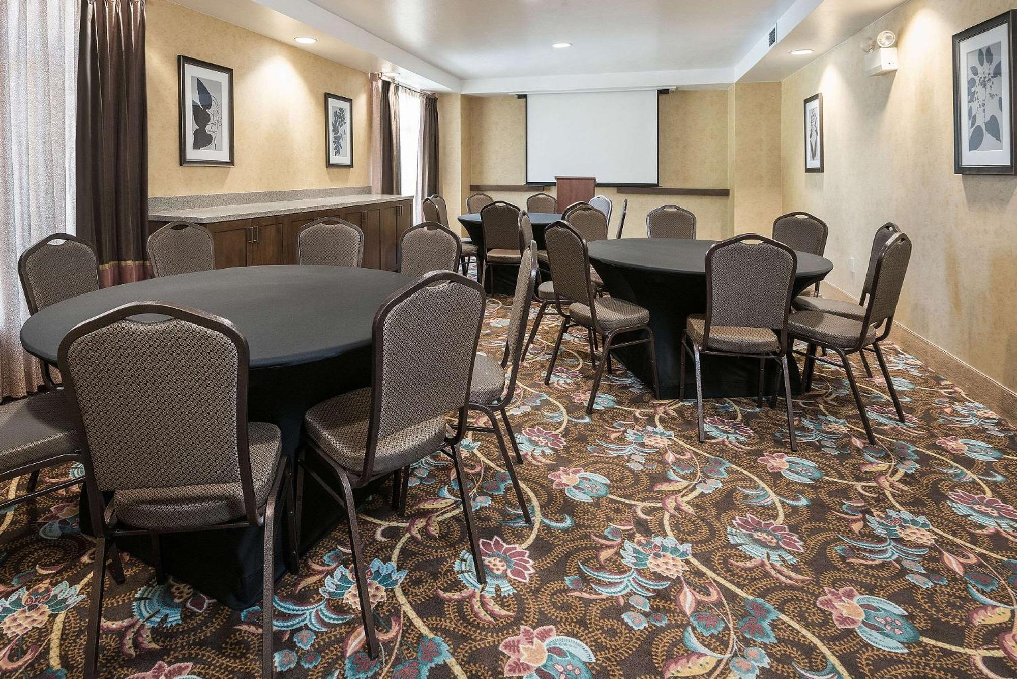 Mainstay North 3* Phoenix
